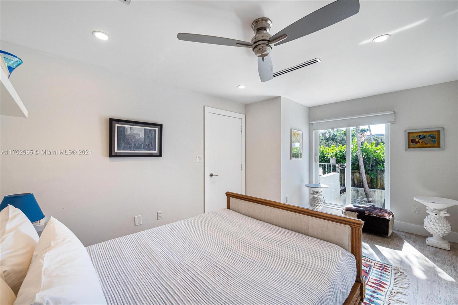 TROPICAL ISLE HOMES SUB 1 - Residential