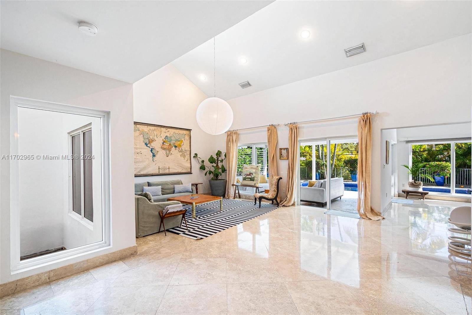 TROPICAL ISLE HOMES SUB 1 - Residential