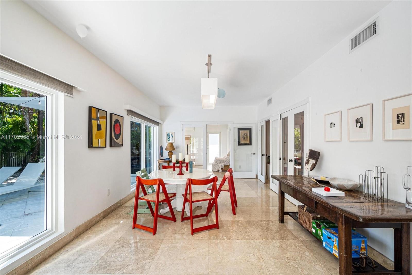 TROPICAL ISLE HOMES SUB 1 - Residential
