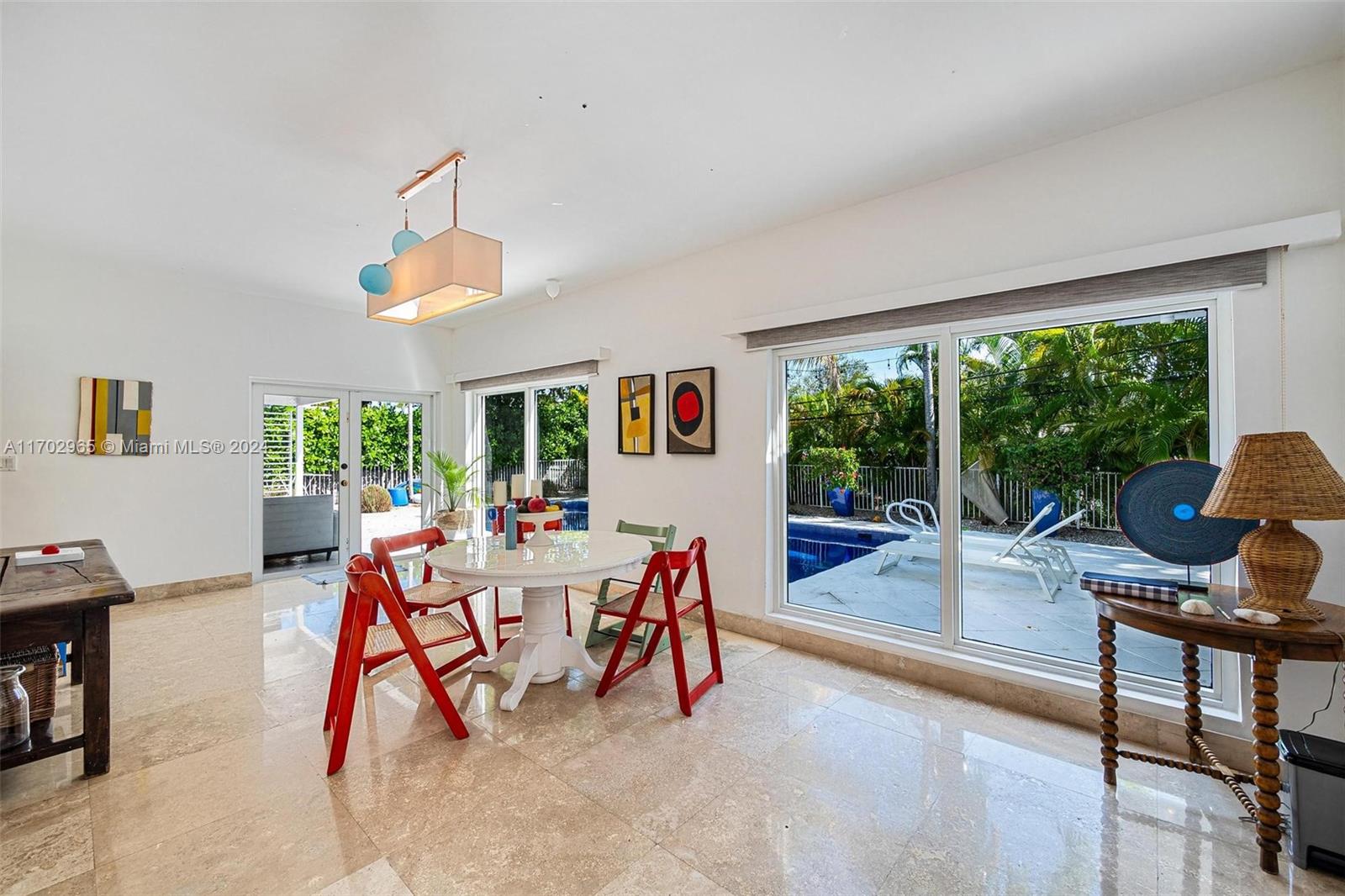 TROPICAL ISLE HOMES SUB 1 - Residential