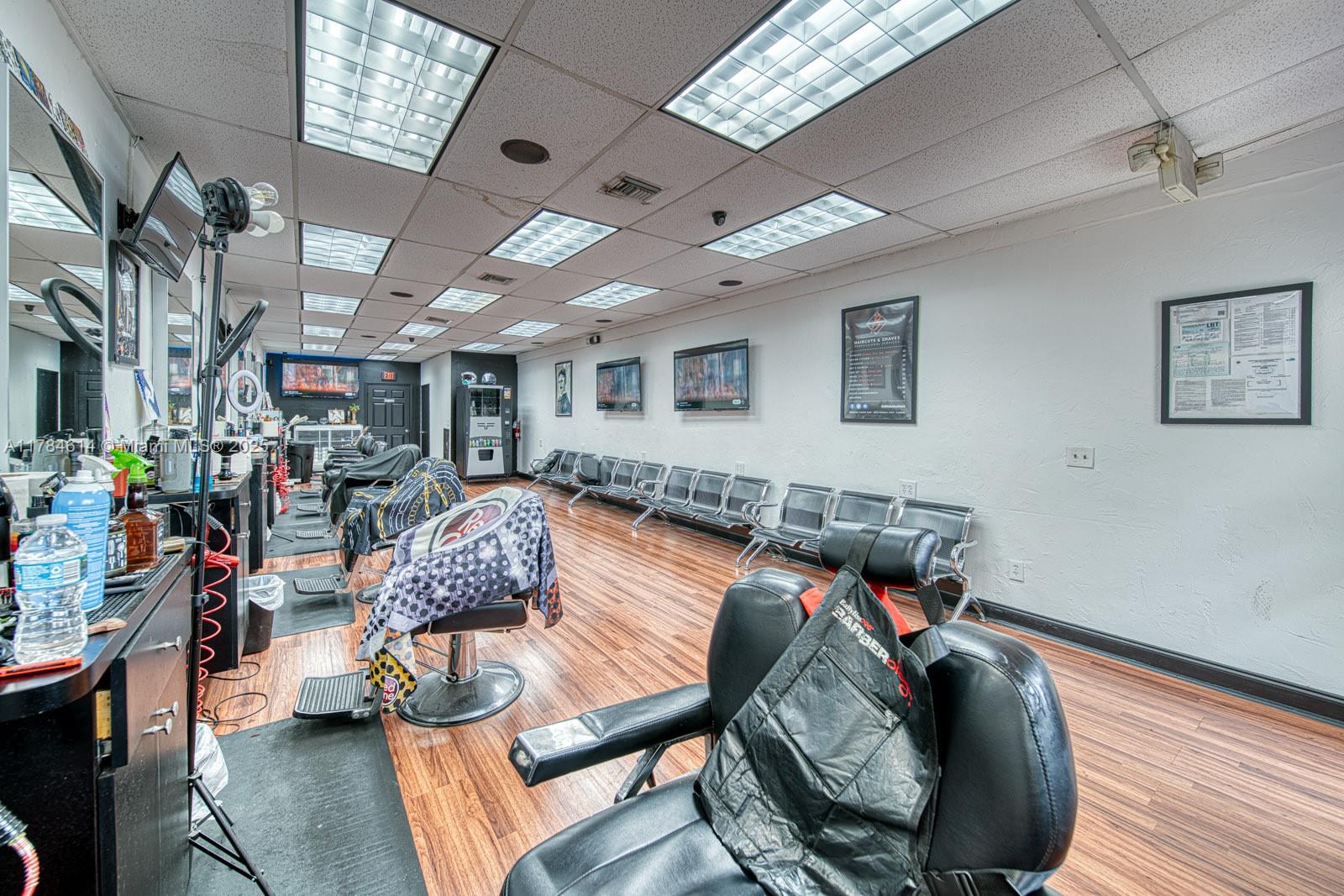 Established Barber Shop For Sale In Palmetto Bay, Palmetto Bay, FL, 33157/$60,000 2 Established Barber Shop For Sale In Palmetto Bay