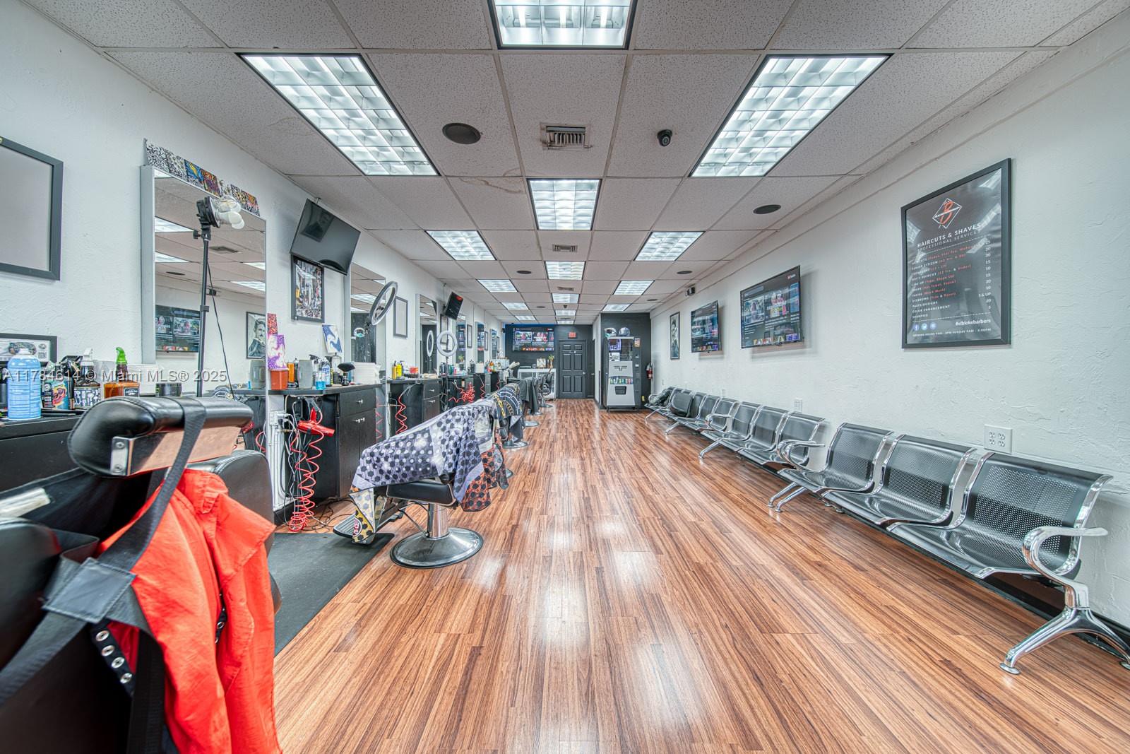 Established Barber Shop For Sale In Palmetto Bay, Palmetto Bay, FL, 33157/$60,000 1 Established Barber Shop For Sale In Palmetto Bay