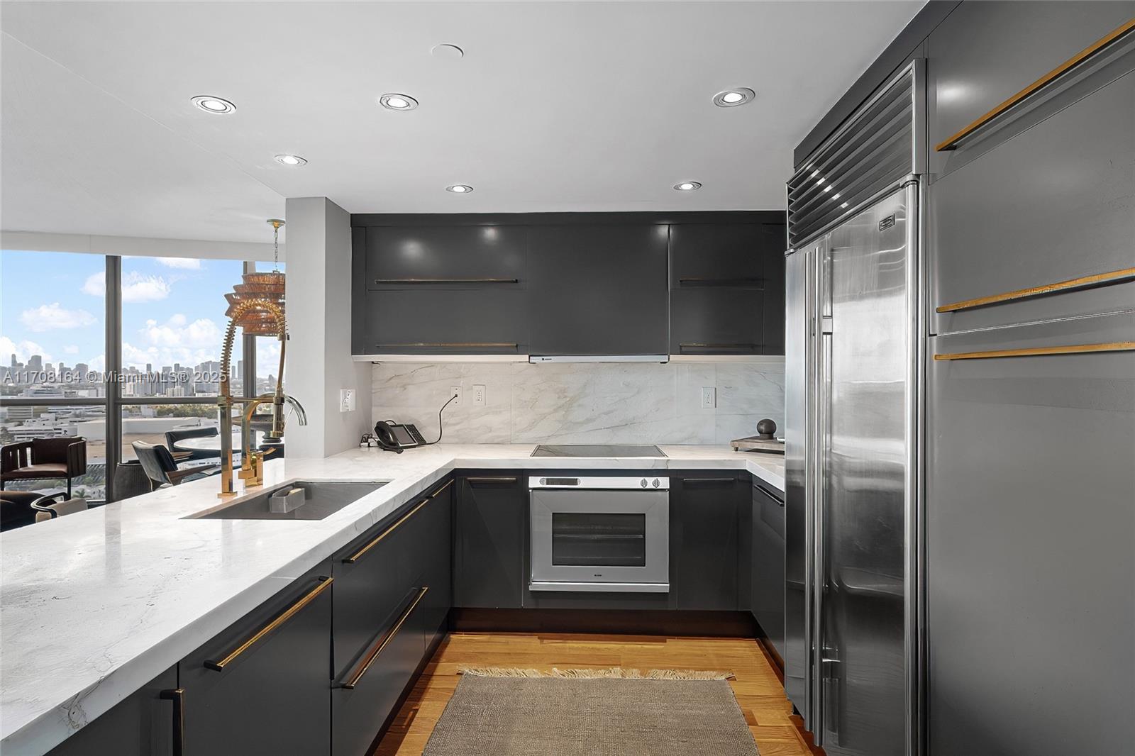101 20th St 2706