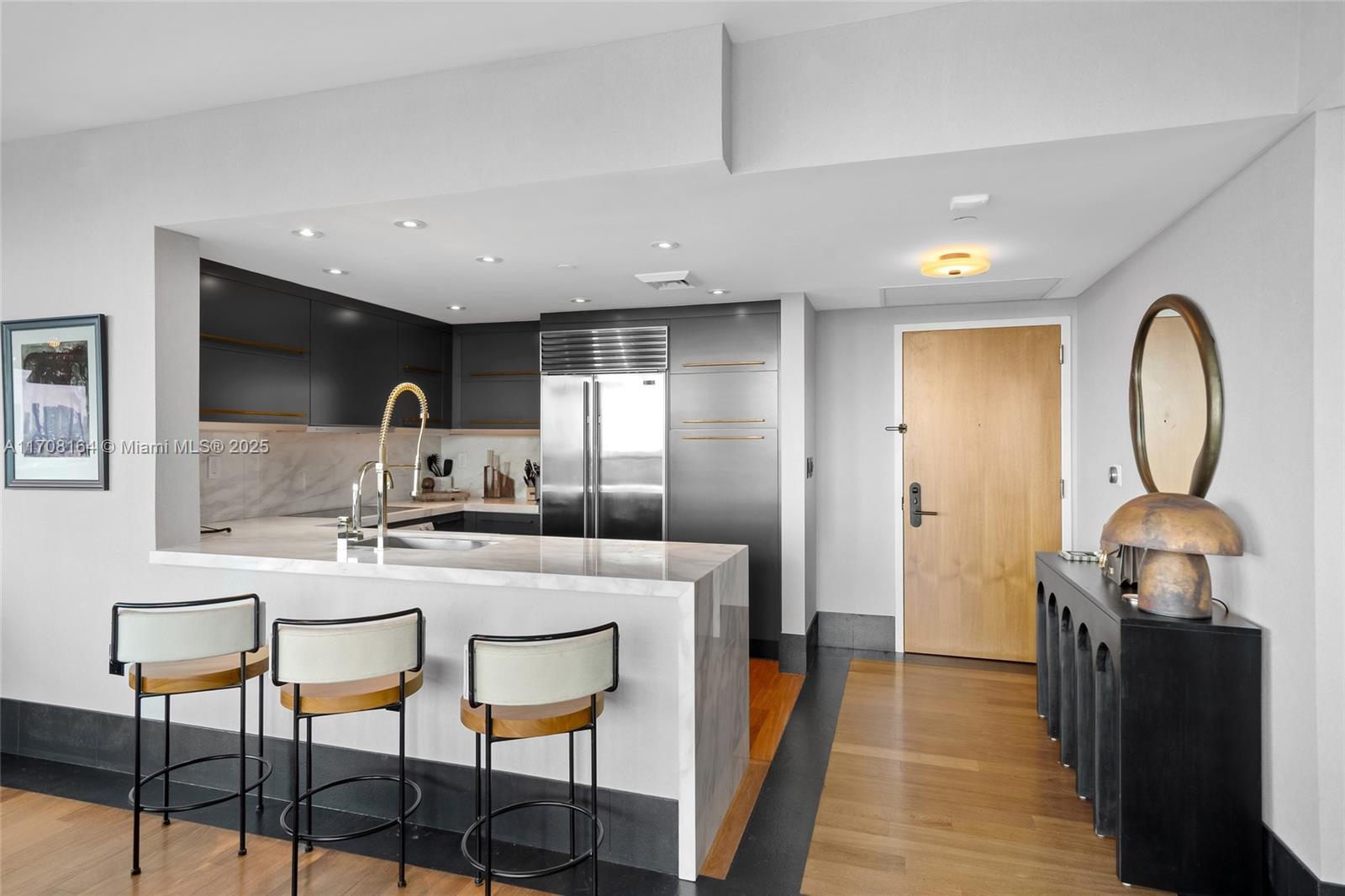 101 20th St 2706