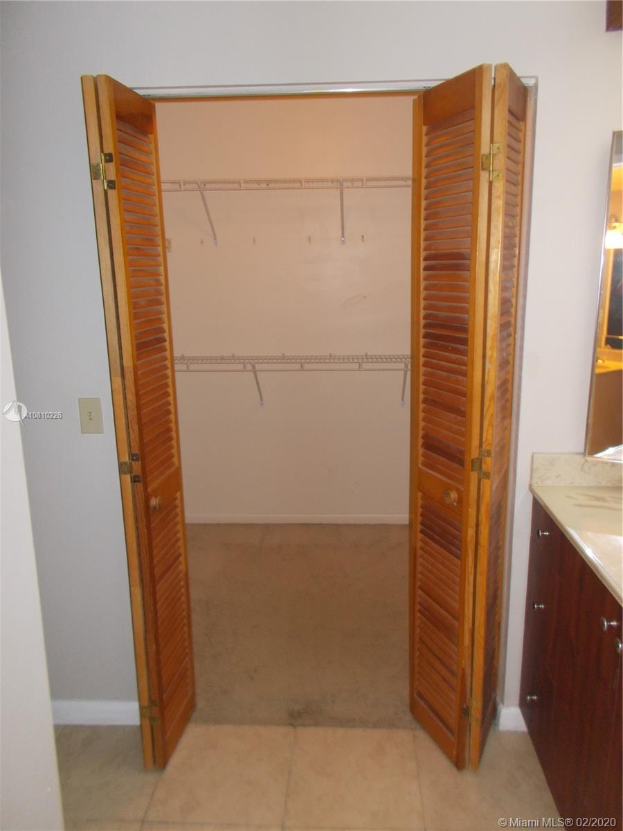 KENLAND BEND NORTH CONDO - Residential Lease