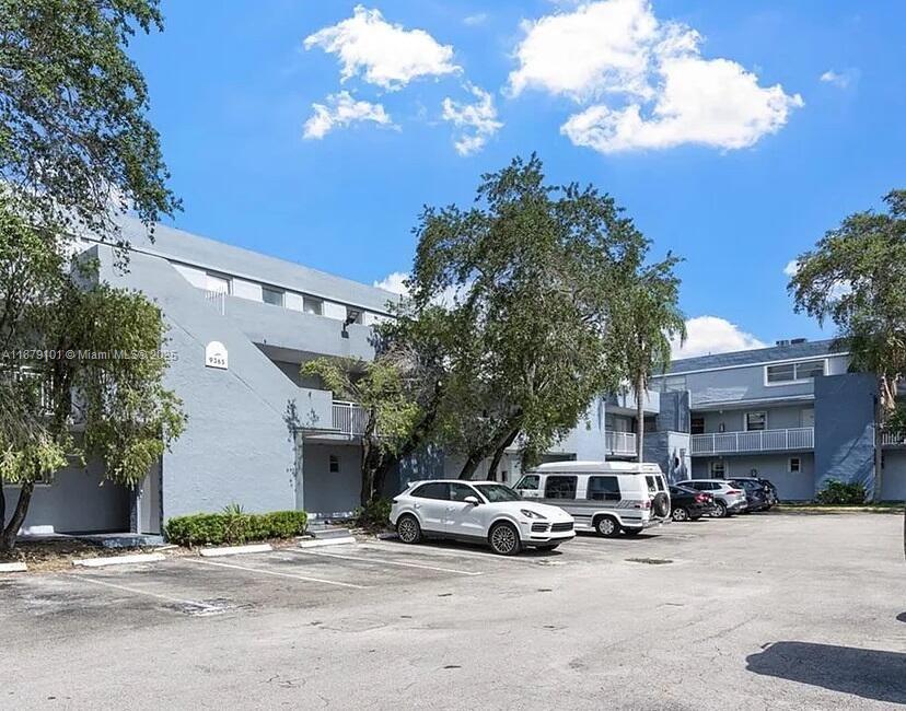 Corner unit 2nd and 3rd floor no one above. AC was replaced 5/2024.This residence offers a comfortable living space with modern amenities. 20x20 tile floor throughout. Enjoy the open floor plan that seamlessly connects the living, dining, and kitchen areas. The property features spacious bedrooms and ample storage. Residents can take advantage of community amenities such as a pool and fitness center. Conveniently situated near shopping, dining, and entertainment options. Experience the vibrant Miami lifestyle!