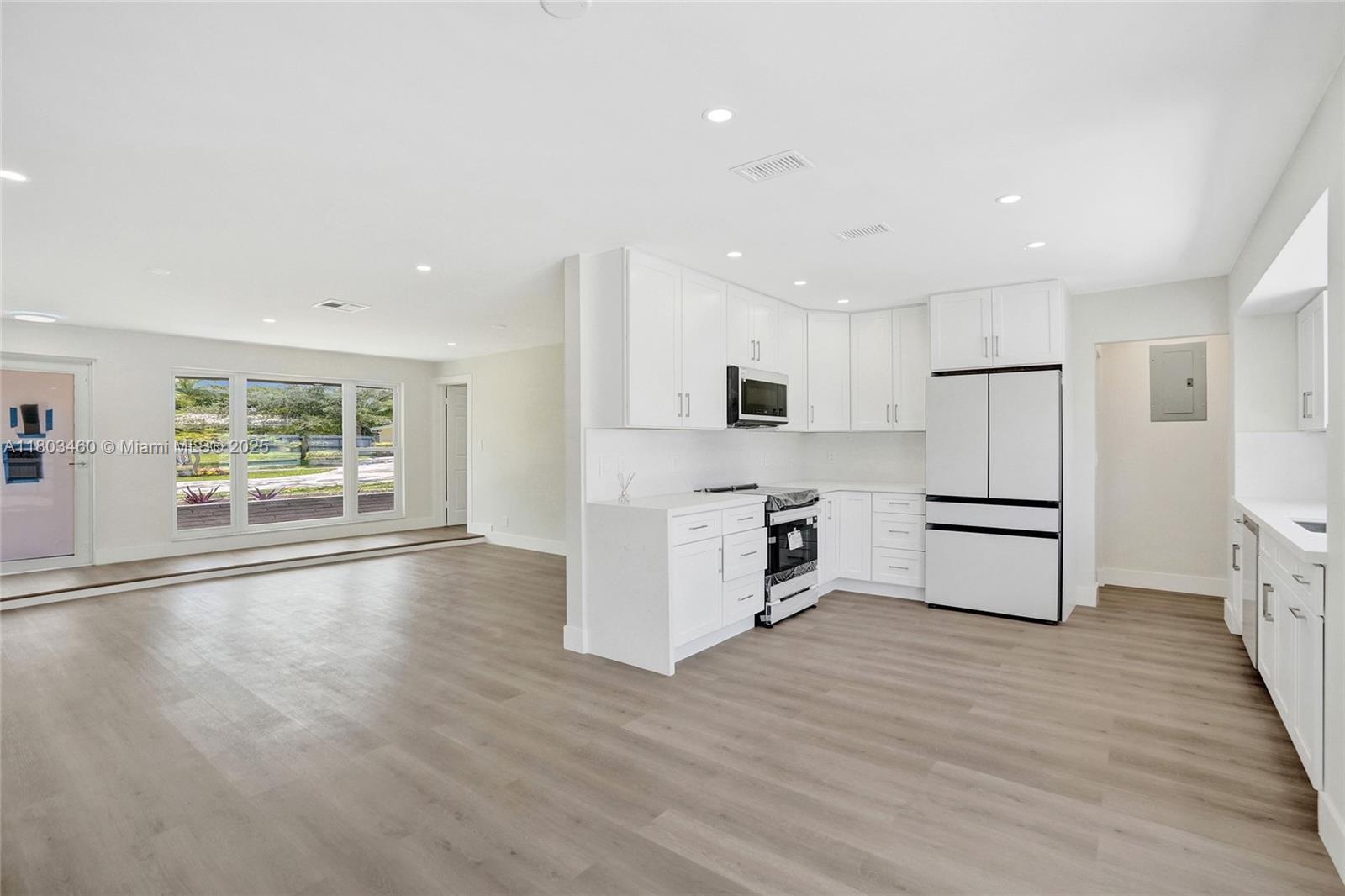 HOLLYWOOD HILLS AMEN PLAT - Residential