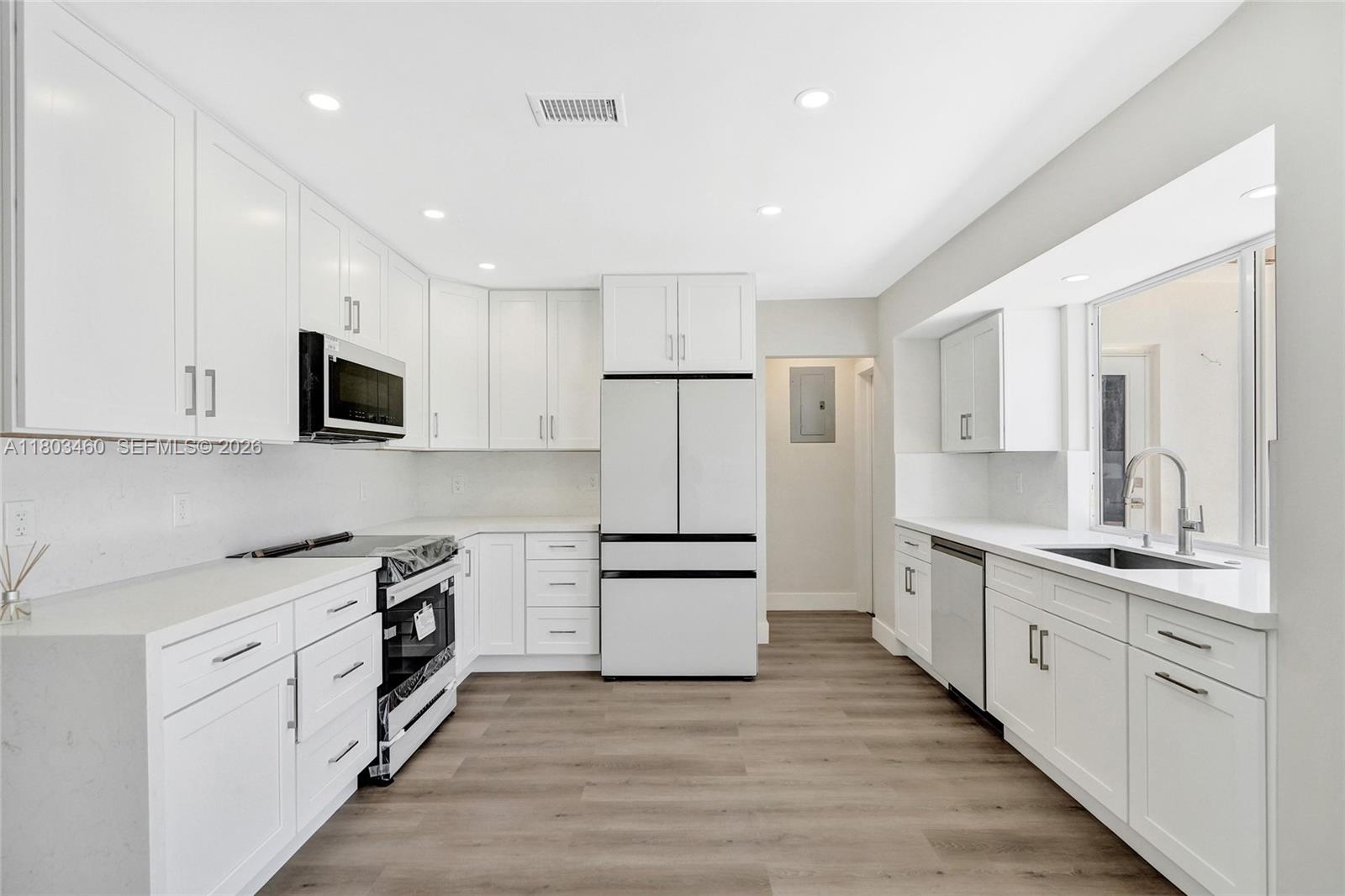 HOLLYWOOD HILLS AMEN PLAT - Residential