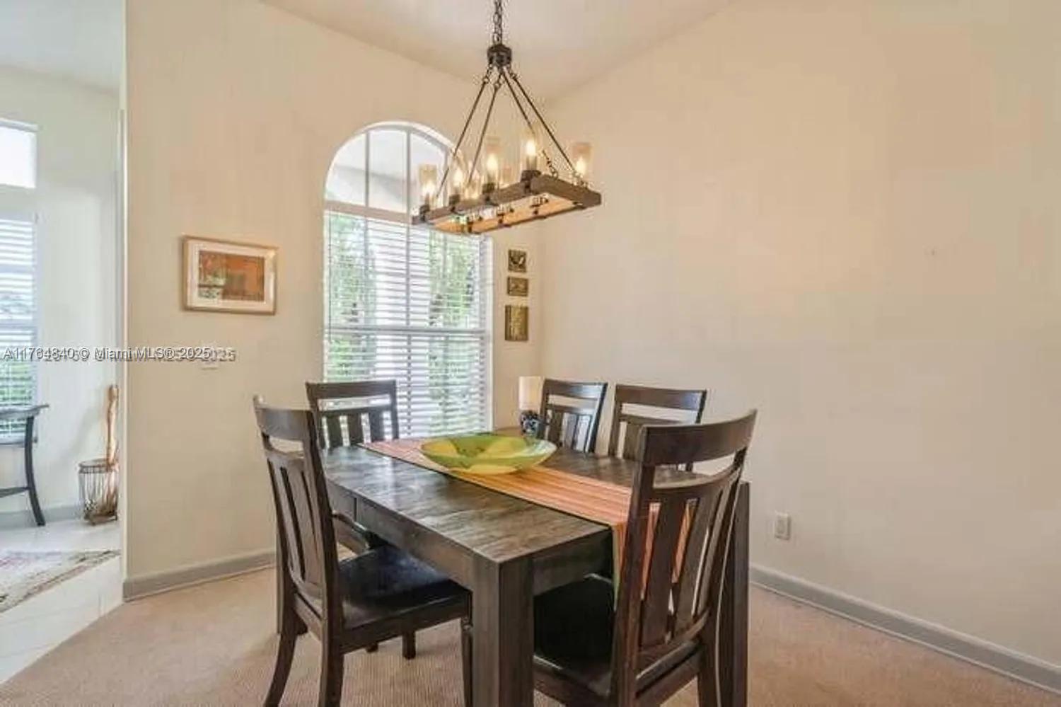 738 SW Munjack Cir, Port St. Lucie, FL, 34986/$370,000 3 738 SW Munjack Cir