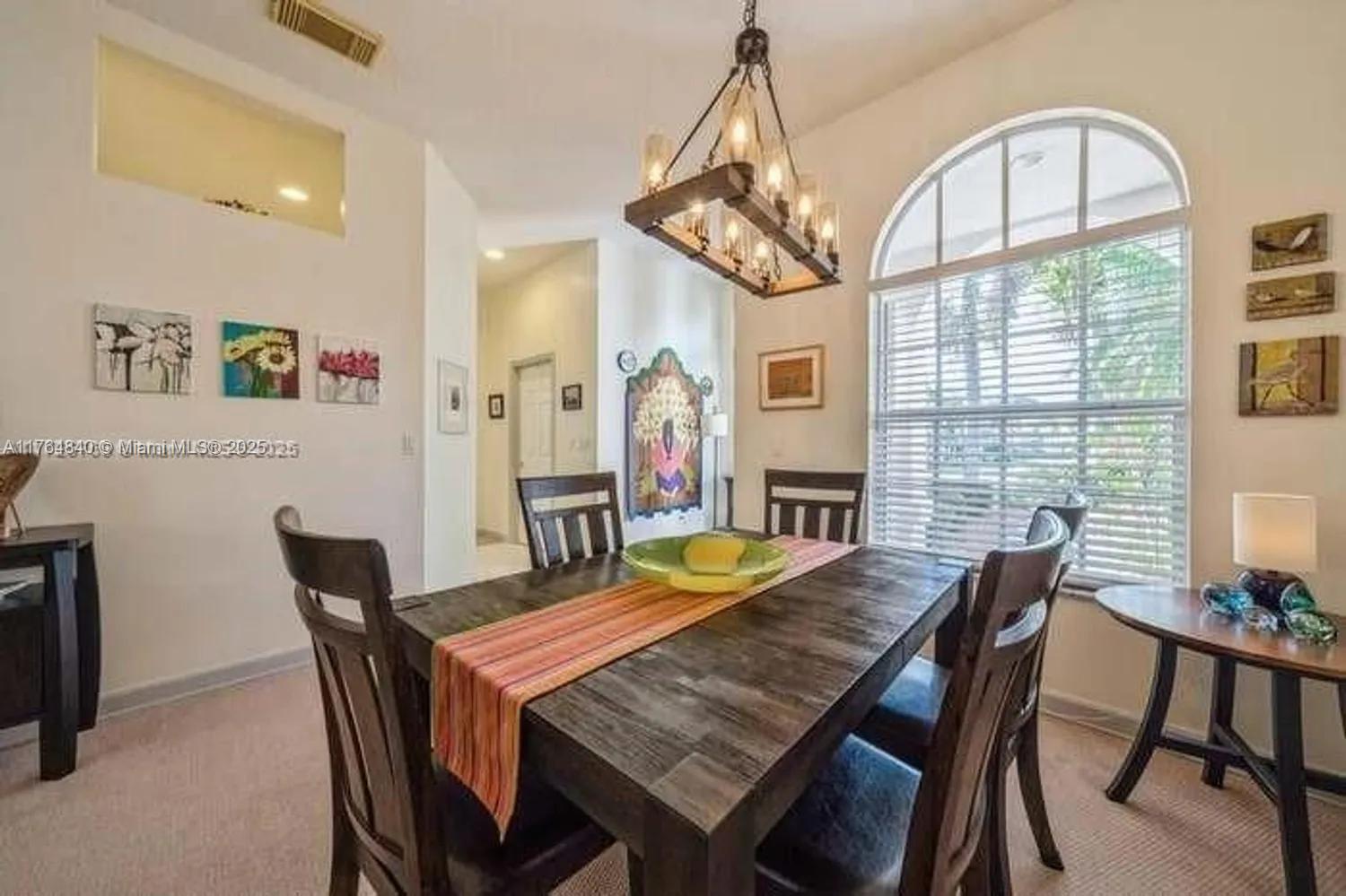 738 SW Munjack Cir, Port St. Lucie, FL, 34986/$370,000 2 738 SW Munjack Cir