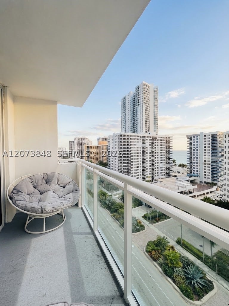 3000 S Ocean Dr 1218