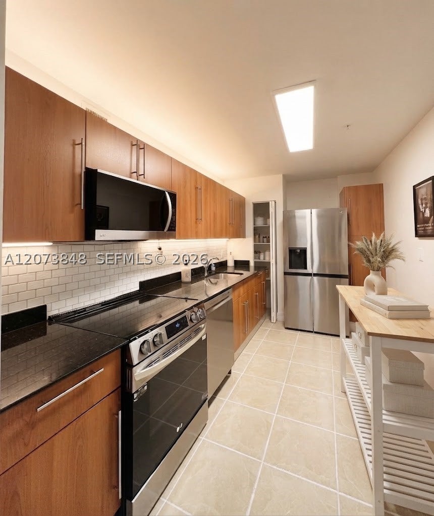 3000 S Ocean Dr 1218