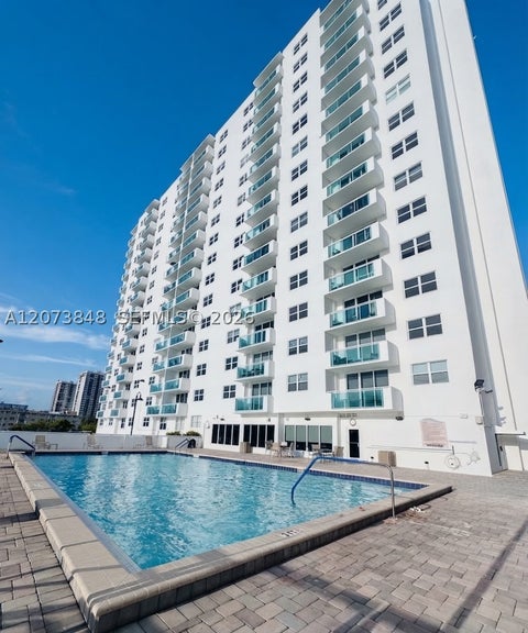 Photo of 3000 S Ocean Dr #1218, Hollywood, FL 33019 (MLS # A12073848)