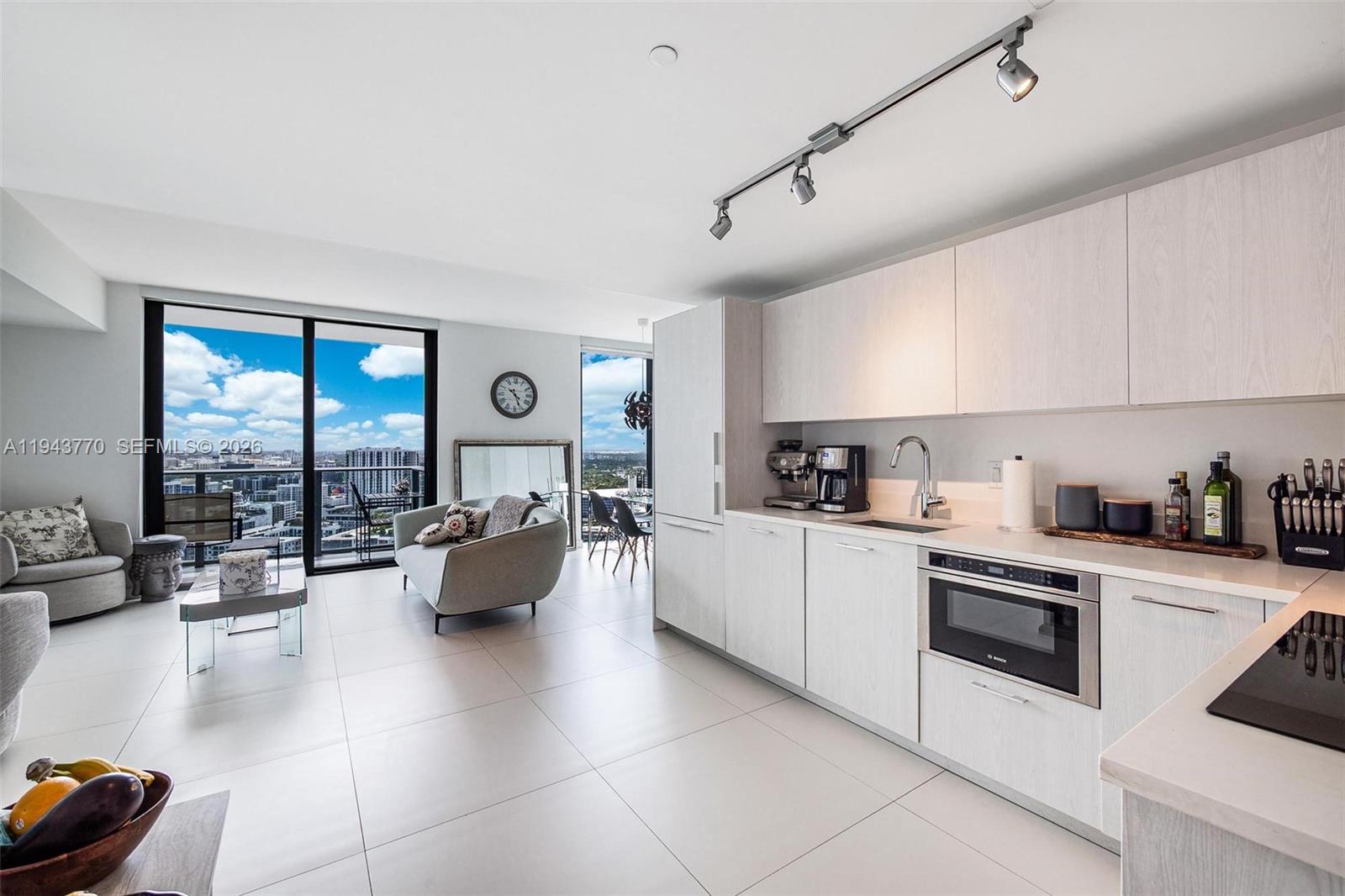 PARAISO BAYVIEWS CONDO - Residential