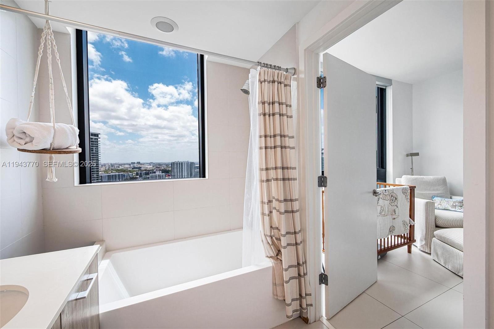 PARAISO BAYVIEWS CONDO - Residential