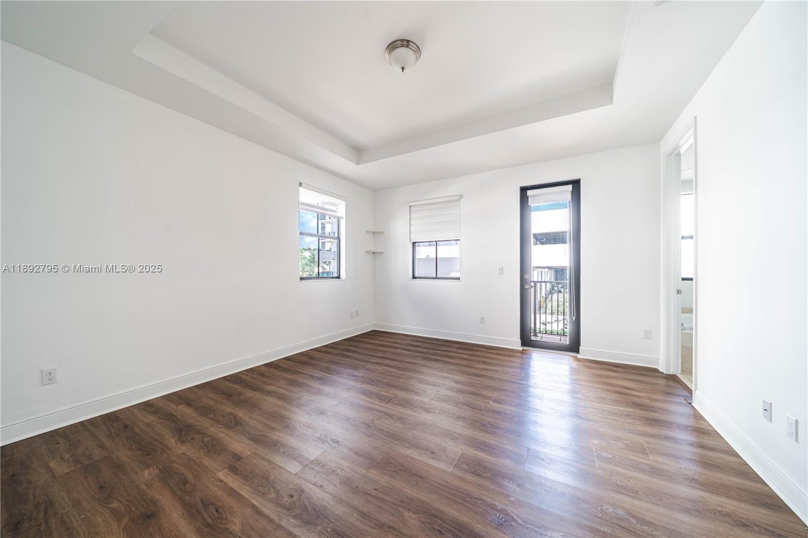 DOWNTOWN DORAL DUTCHER - Residential