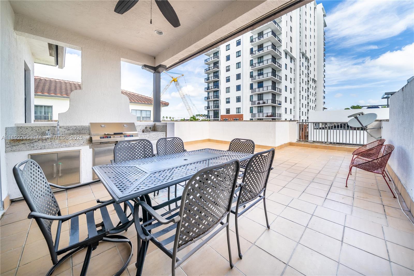 DOWNTOWN DORAL DUTCHER - Residential