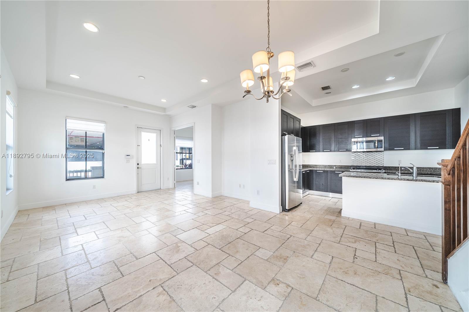 DOWNTOWN DORAL DUTCHER - Residential
