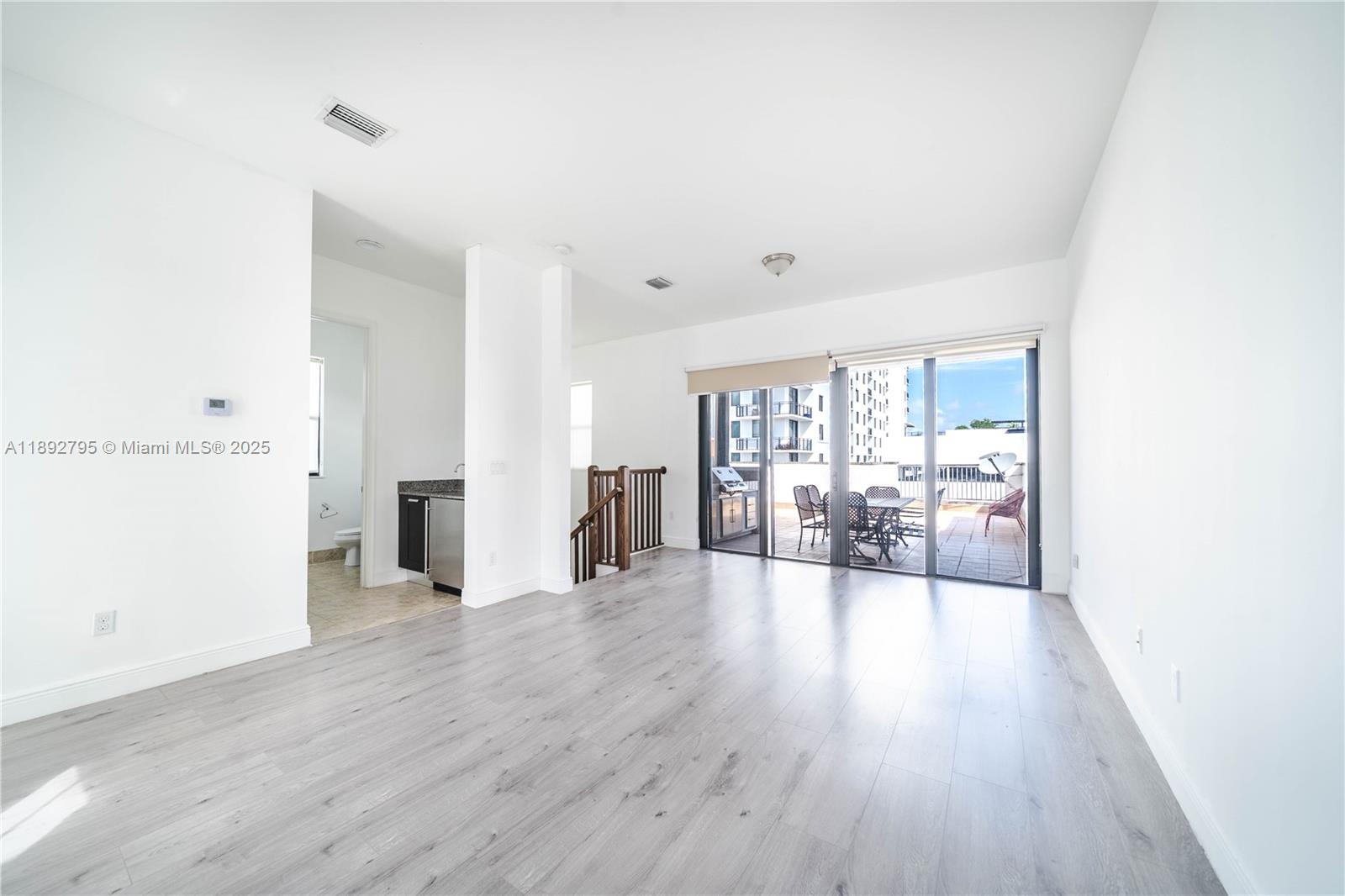 DOWNTOWN DORAL DUTCHER - Residential