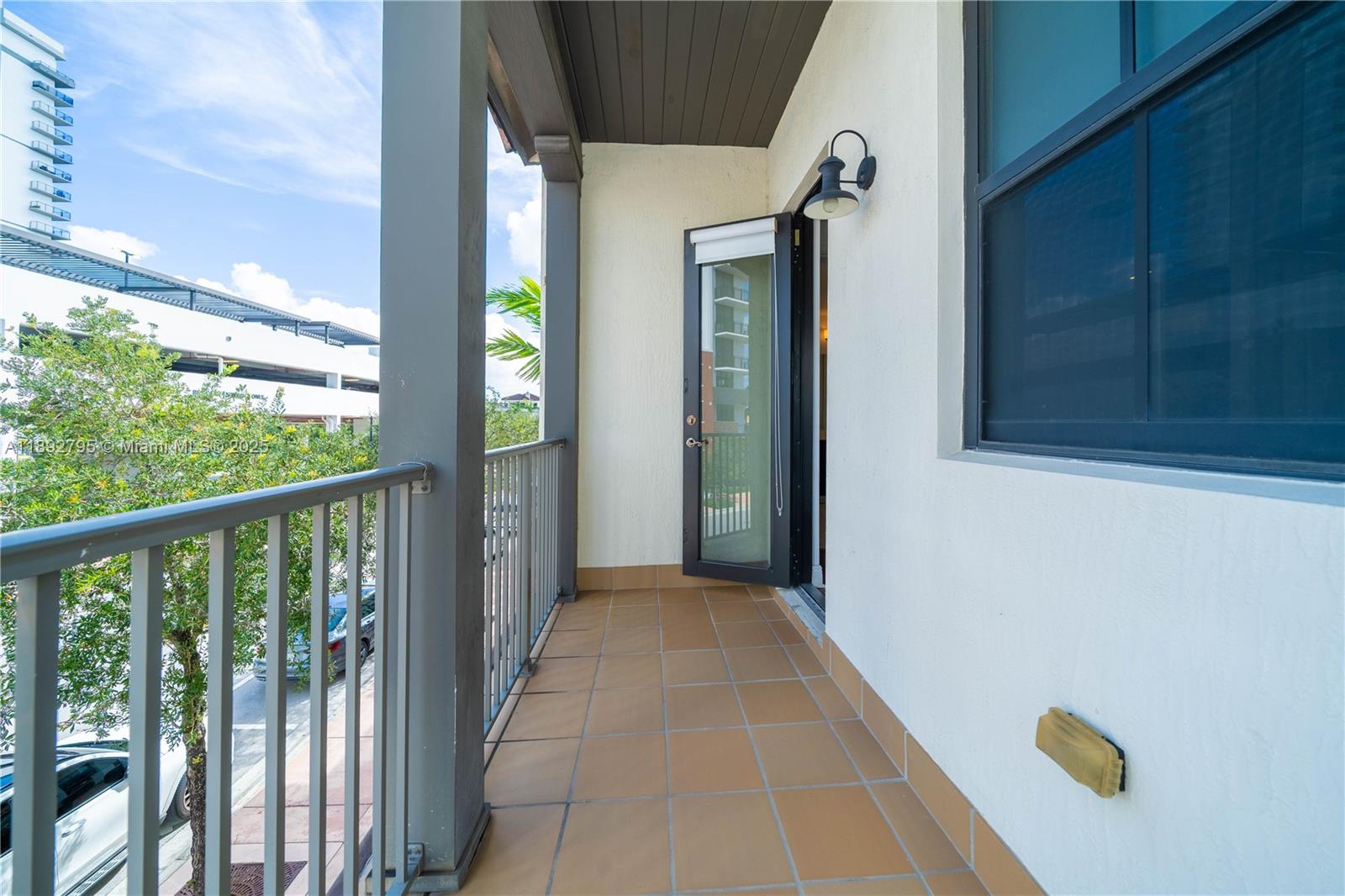 DOWNTOWN DORAL DUTCHER - Residential
