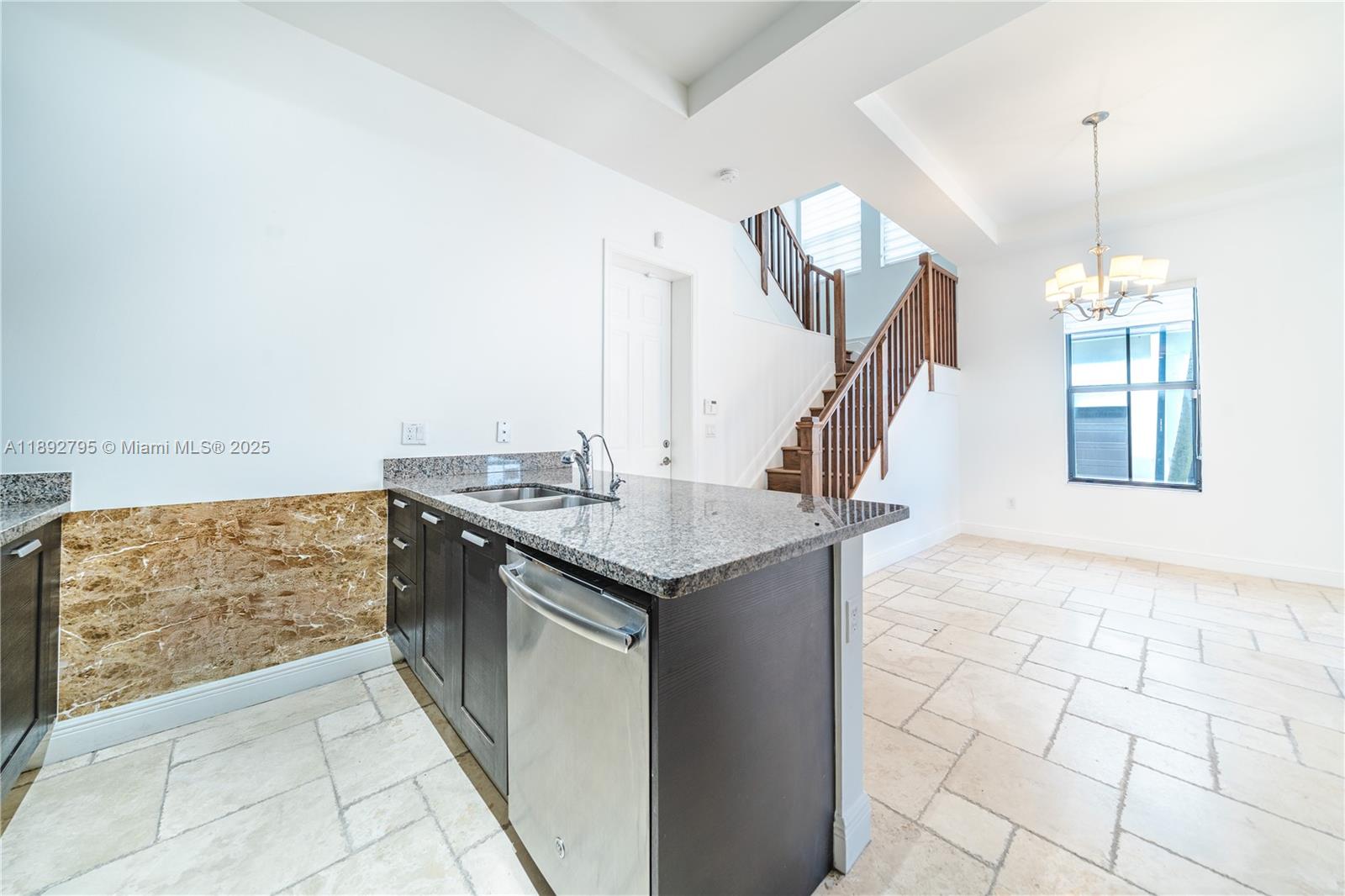 DOWNTOWN DORAL DUTCHER - Residential