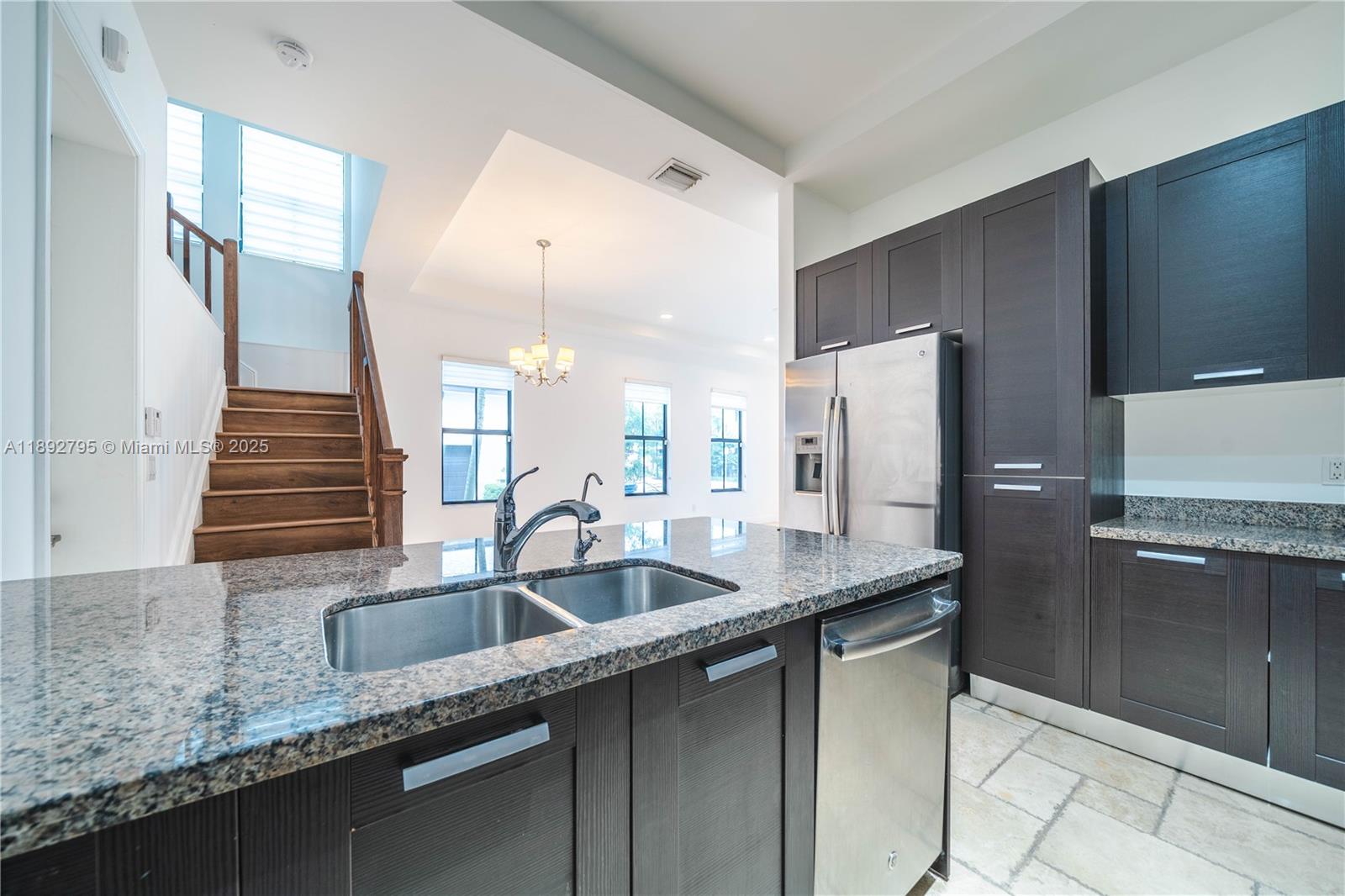 DOWNTOWN DORAL DUTCHER - Residential