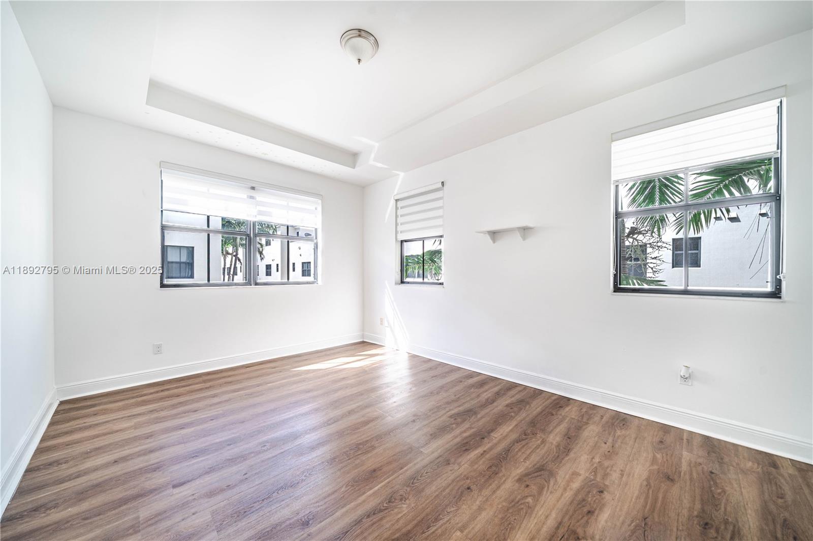 DOWNTOWN DORAL DUTCHER - Residential