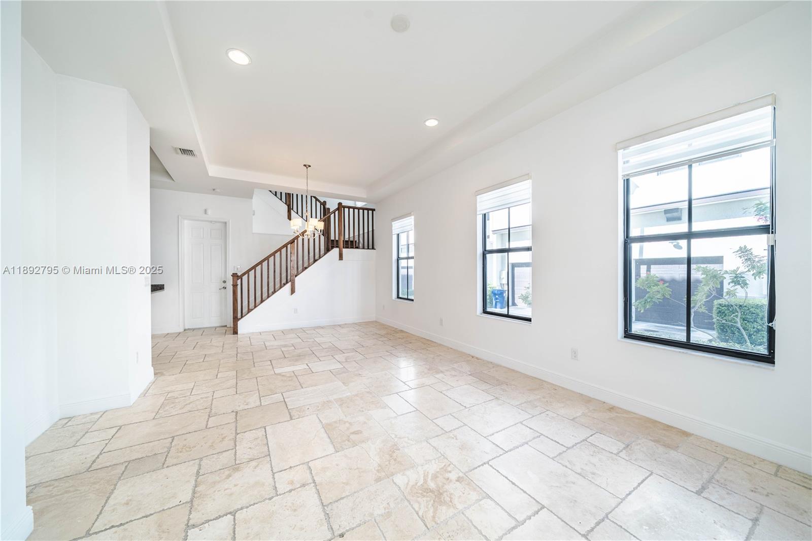 DOWNTOWN DORAL DUTCHER - Residential
