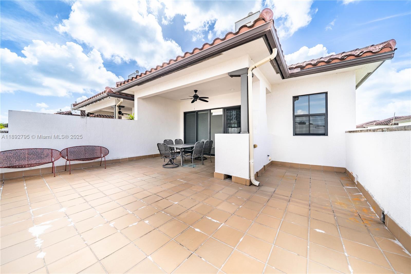 DOWNTOWN DORAL DUTCHER - Residential