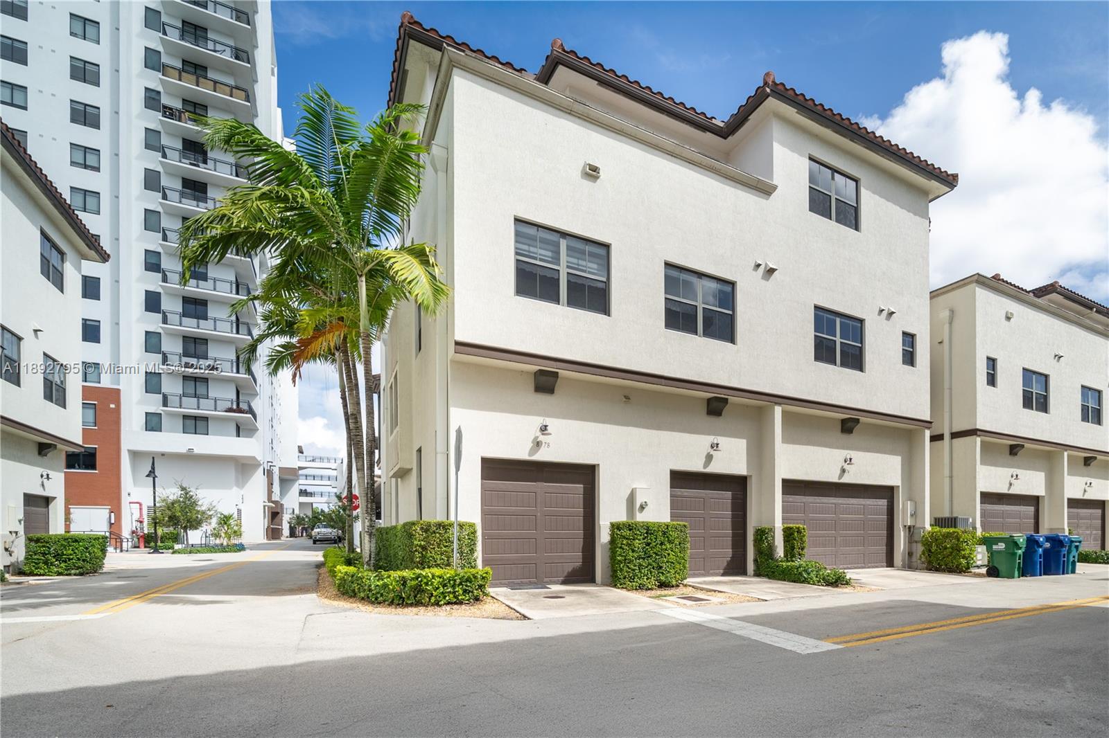DOWNTOWN DORAL DUTCHER - Residential