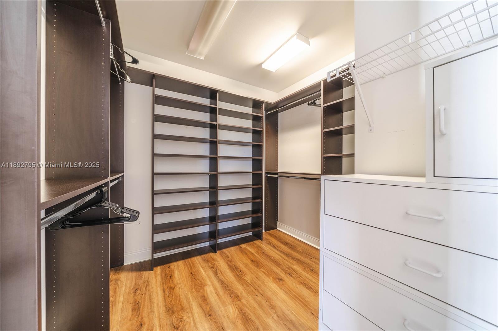 DOWNTOWN DORAL DUTCHER - Residential