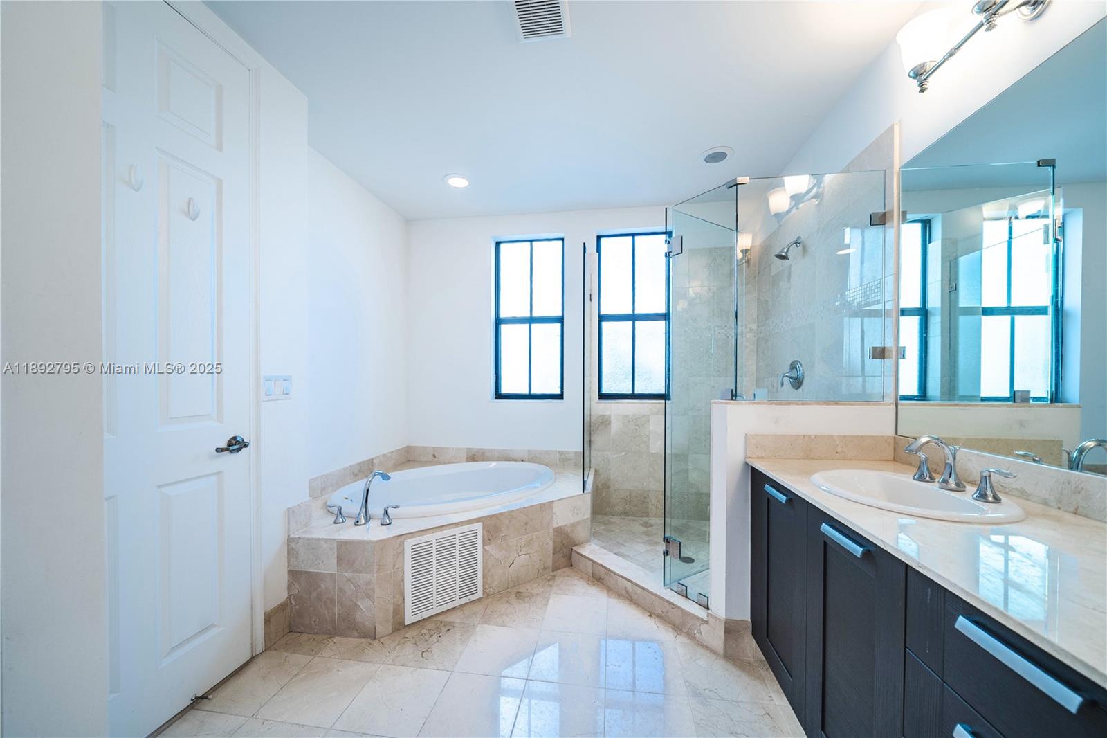 DOWNTOWN DORAL DUTCHER - Residential