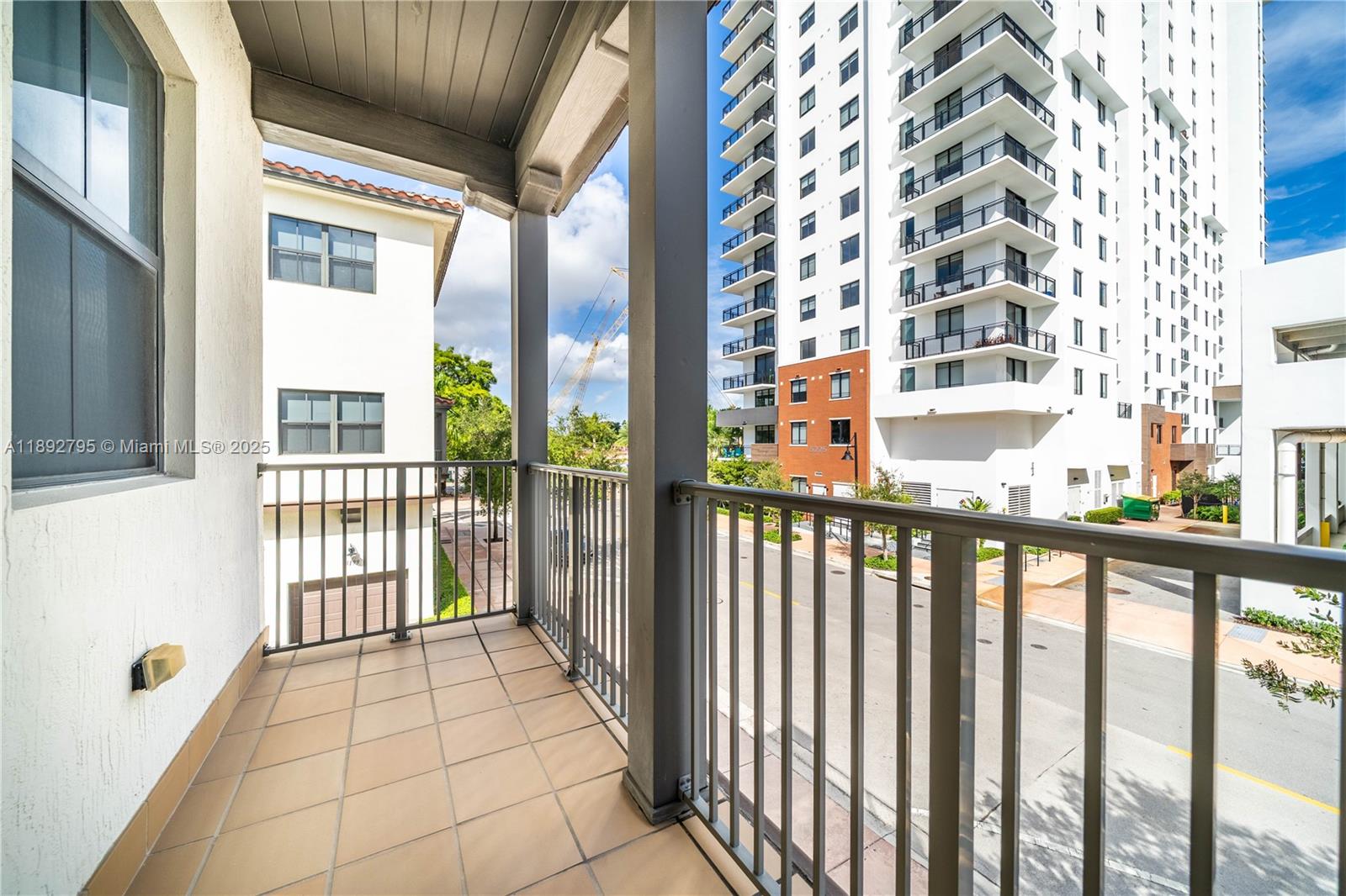 DOWNTOWN DORAL DUTCHER - Residential