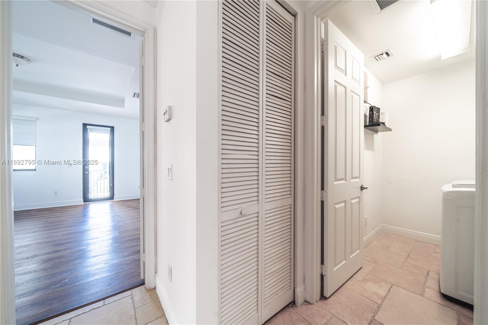 DOWNTOWN DORAL DUTCHER - Residential