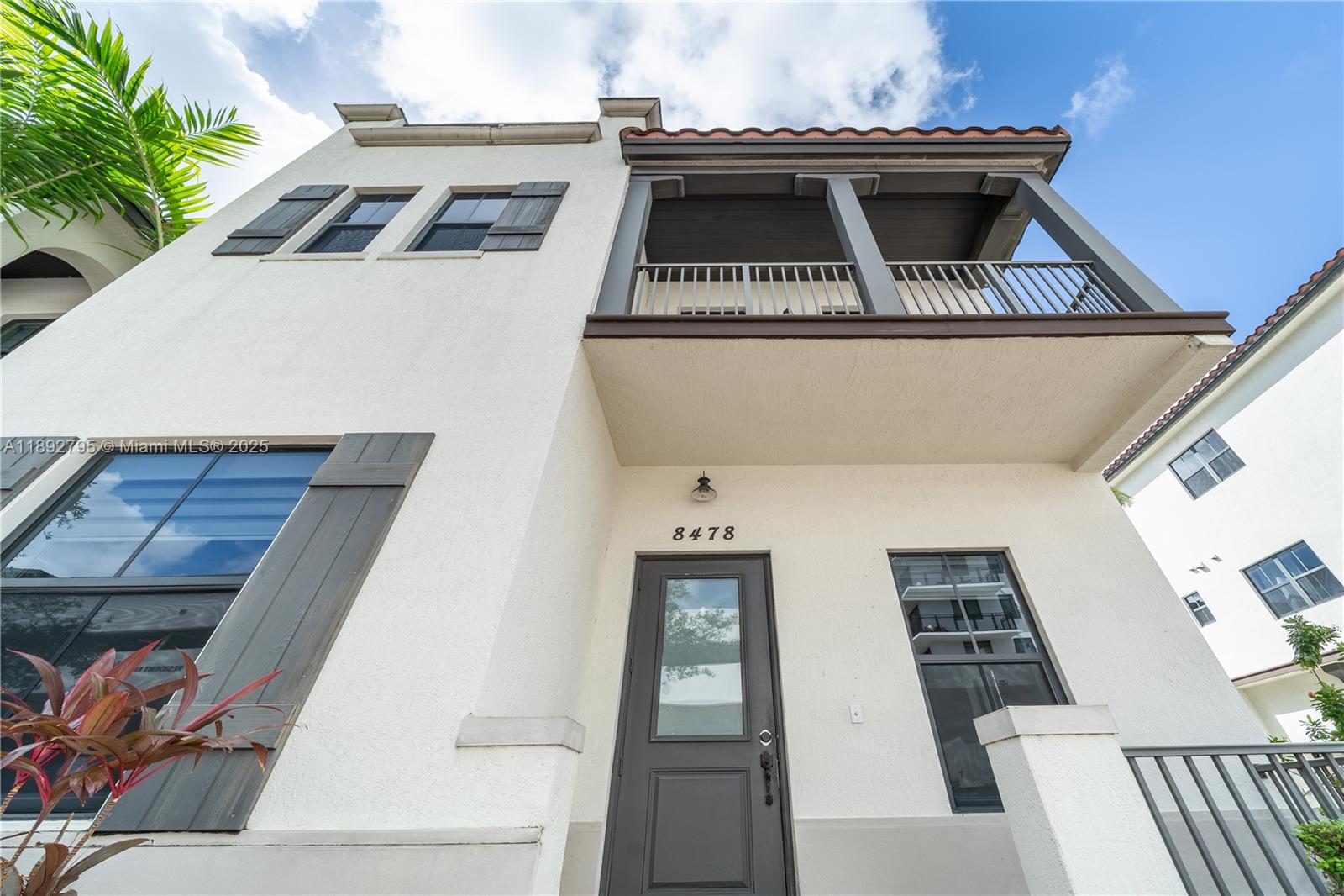 DOWNTOWN DORAL DUTCHER - Residential