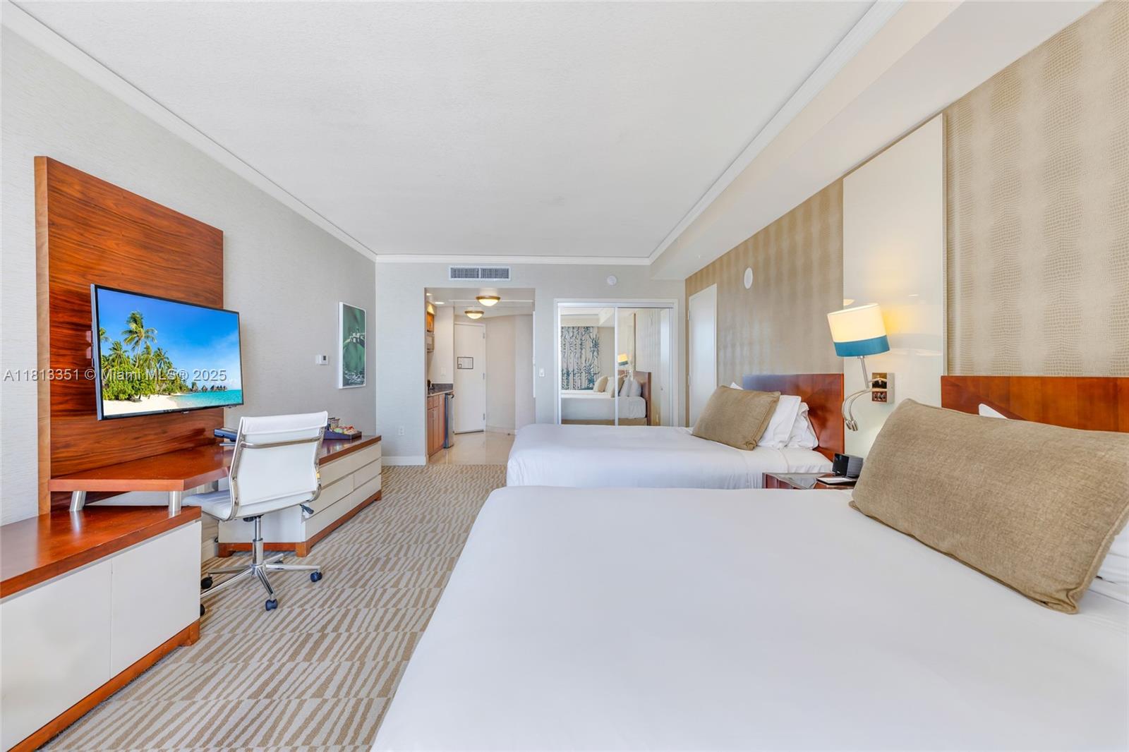 TRUMP INTERNATIONAL SONES - Residential