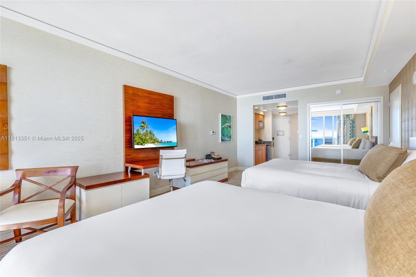 TRUMP INTERNATIONAL SONES - Residential