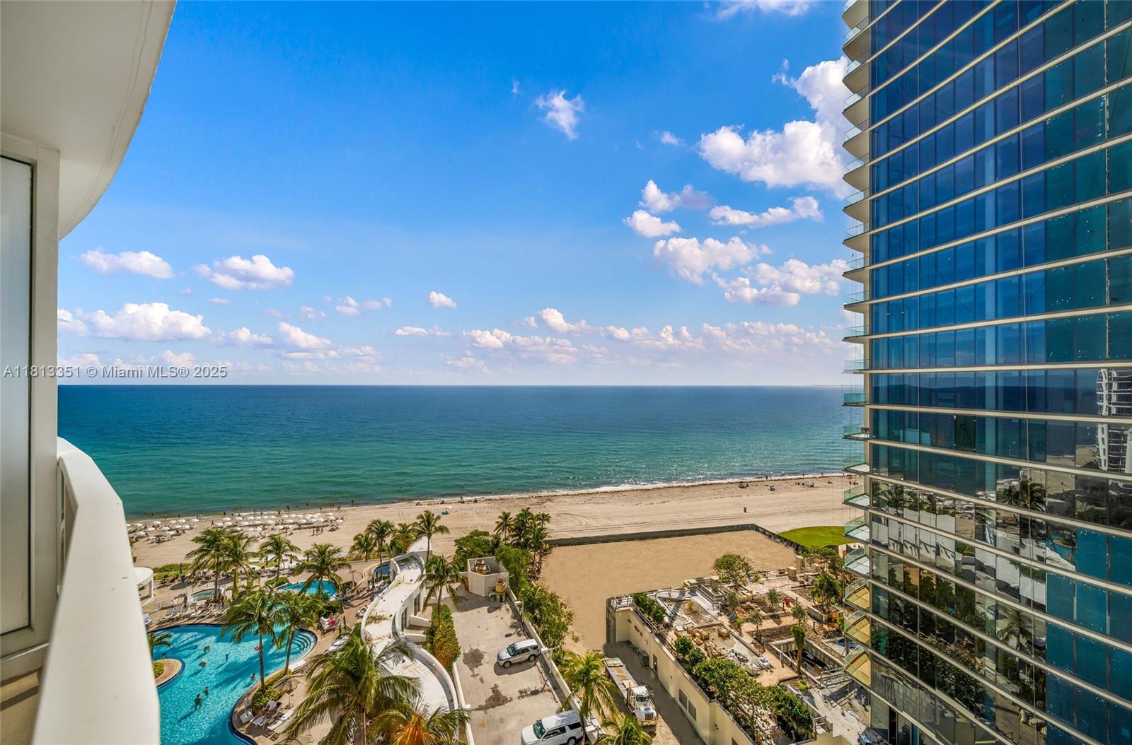TRUMP INTERNATIONAL SONES - Residential