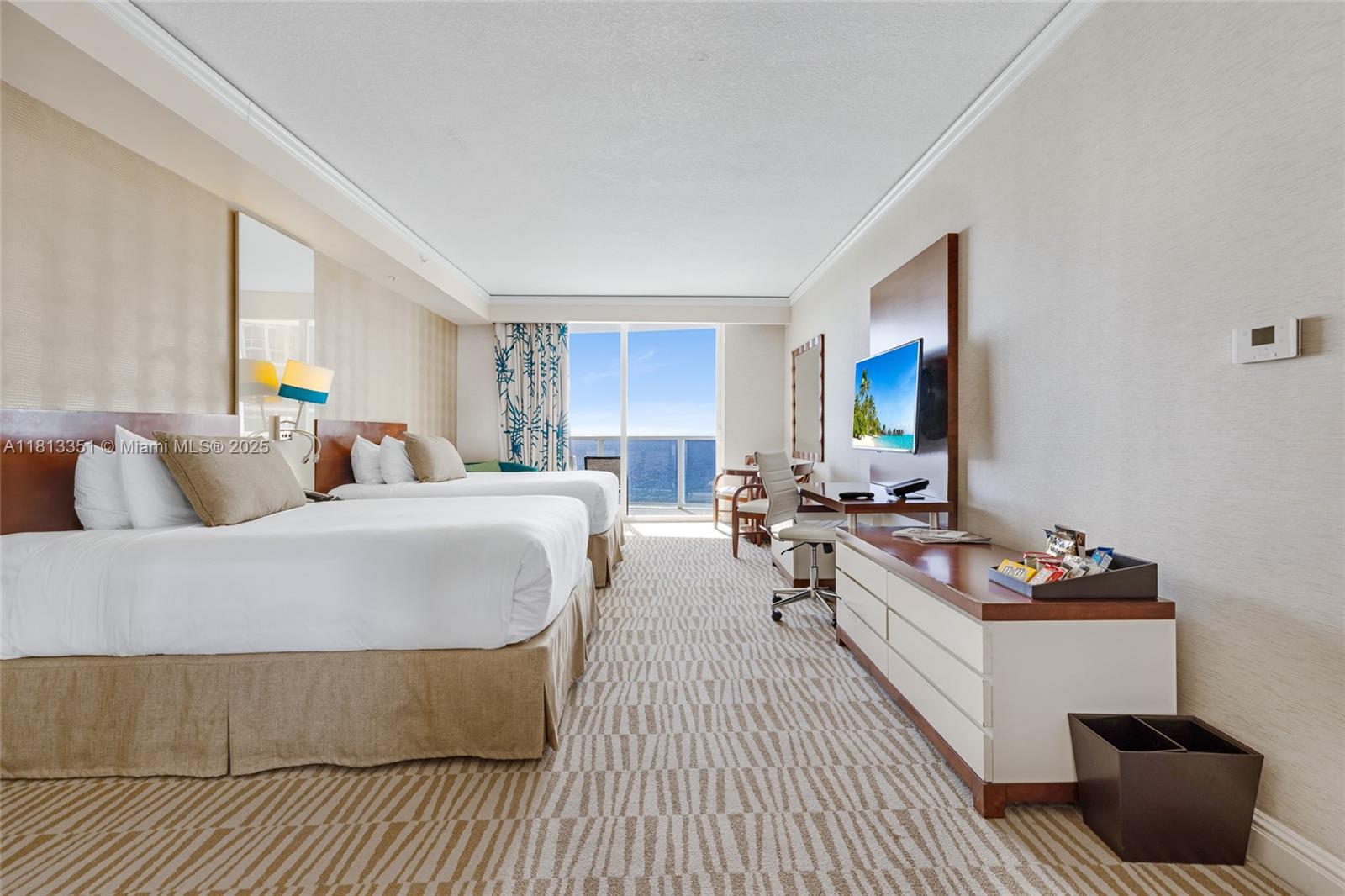 TRUMP INTERNATIONAL SONES - Residential