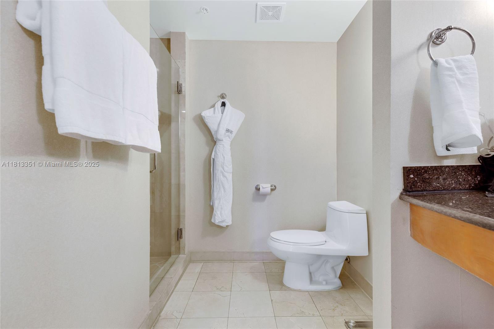 TRUMP INTERNATIONAL SONES - Residential