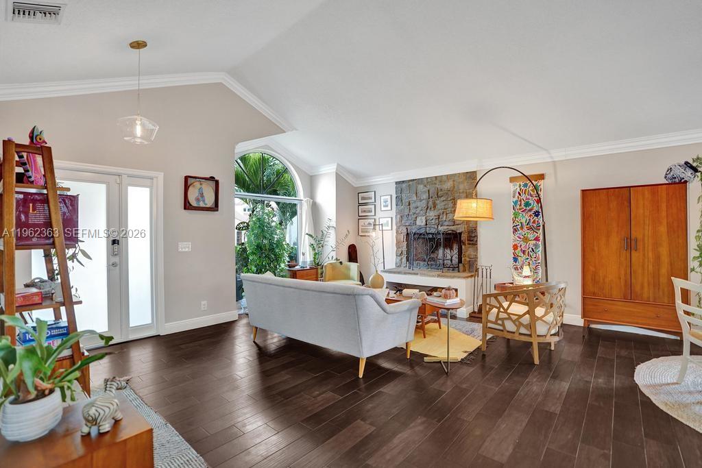 COUNTRYS POINT - Residential