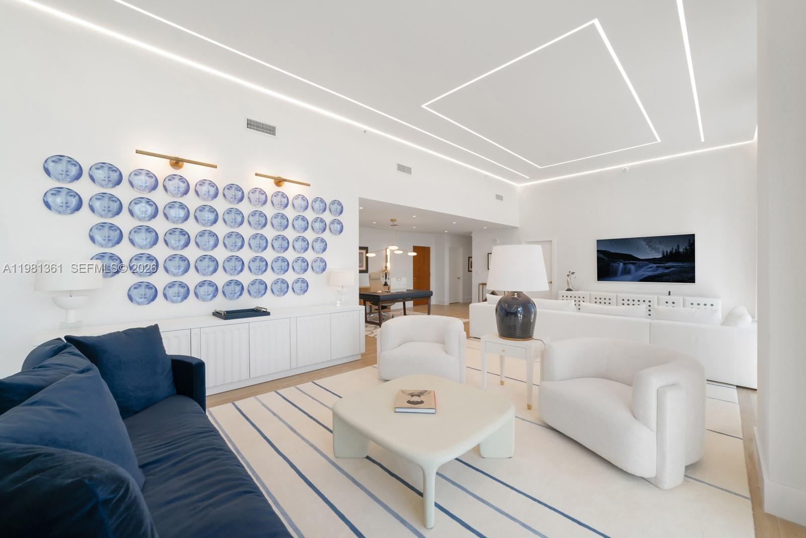 2678 Tigertail Ave 802