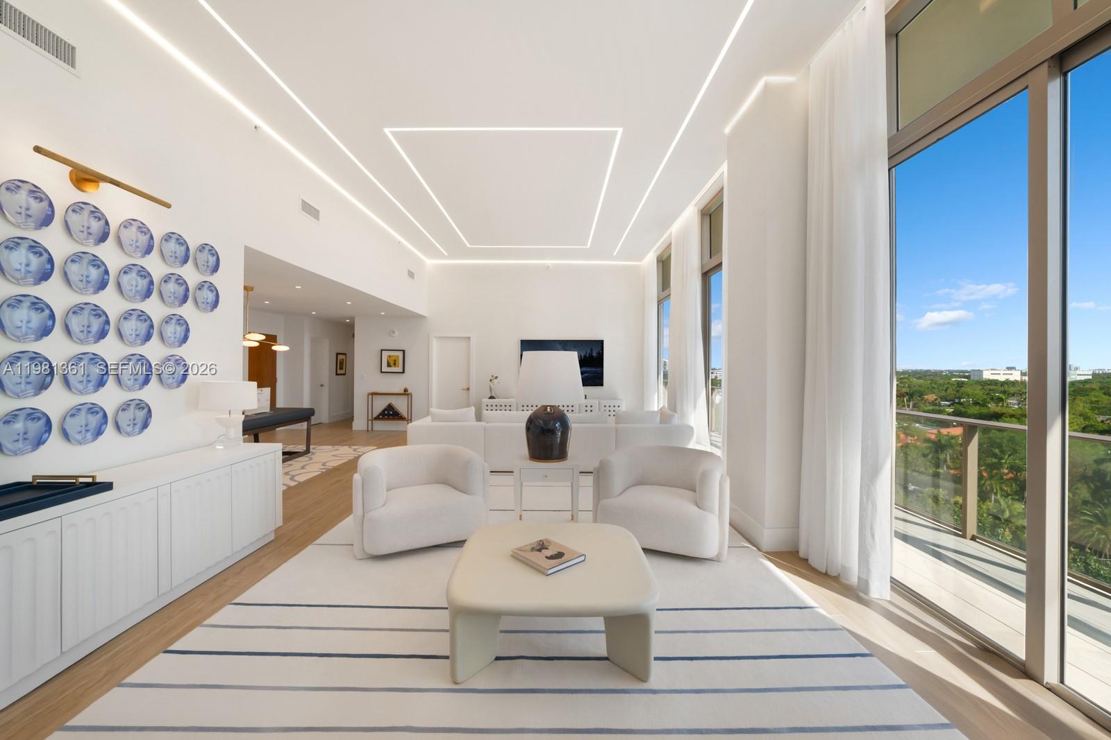 2678 Tigertail Ave 802