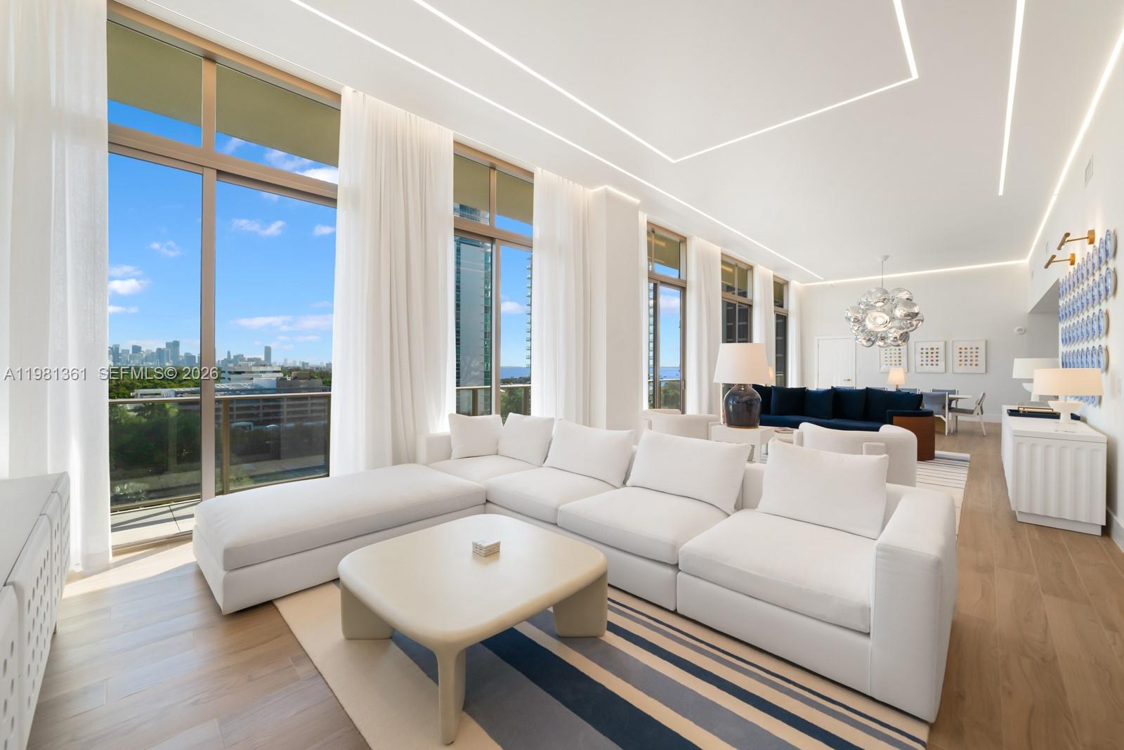 2678 Tigertail Ave 802