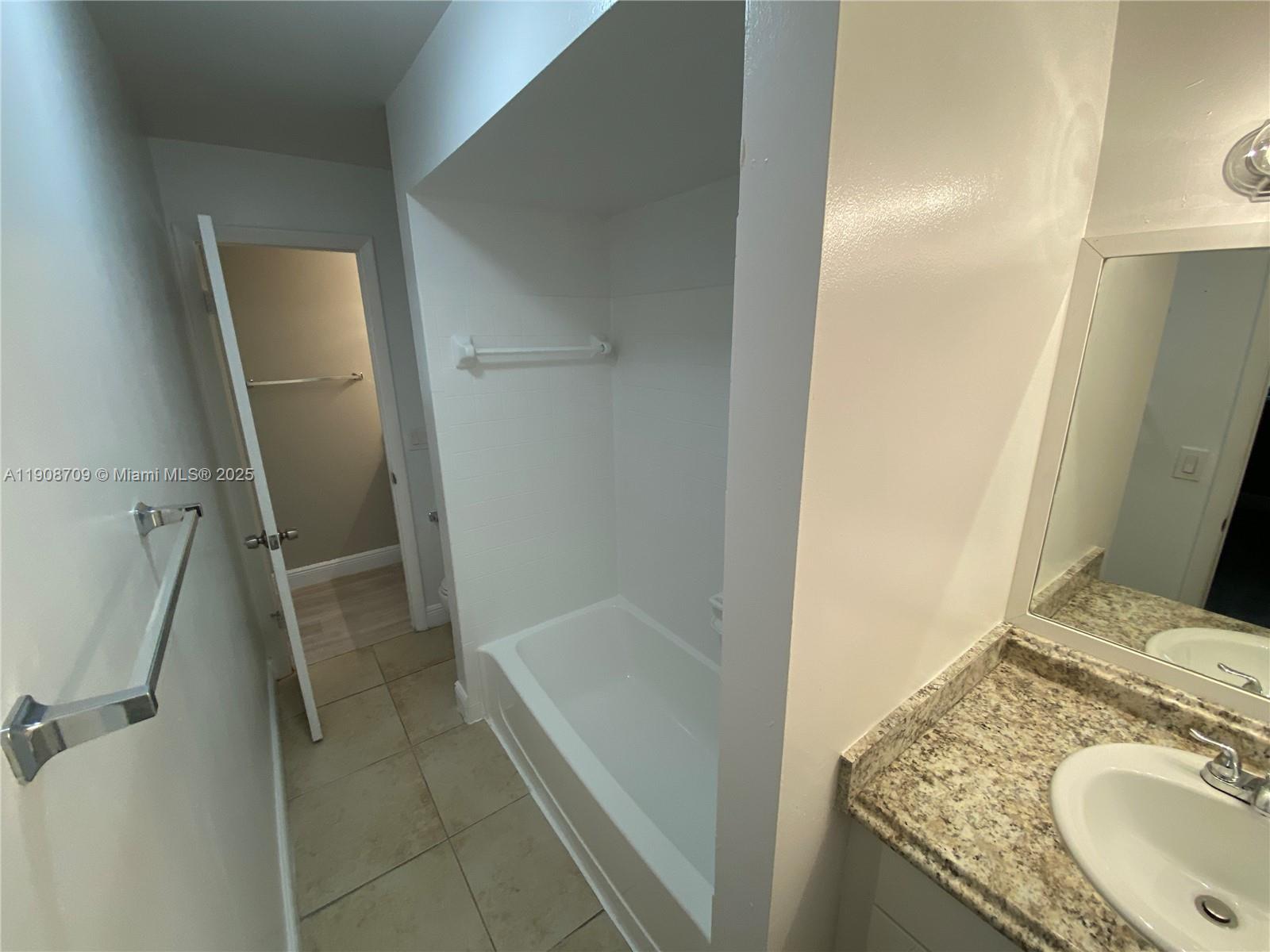 ROYAL POINCIANA CONDO - Residential Lease