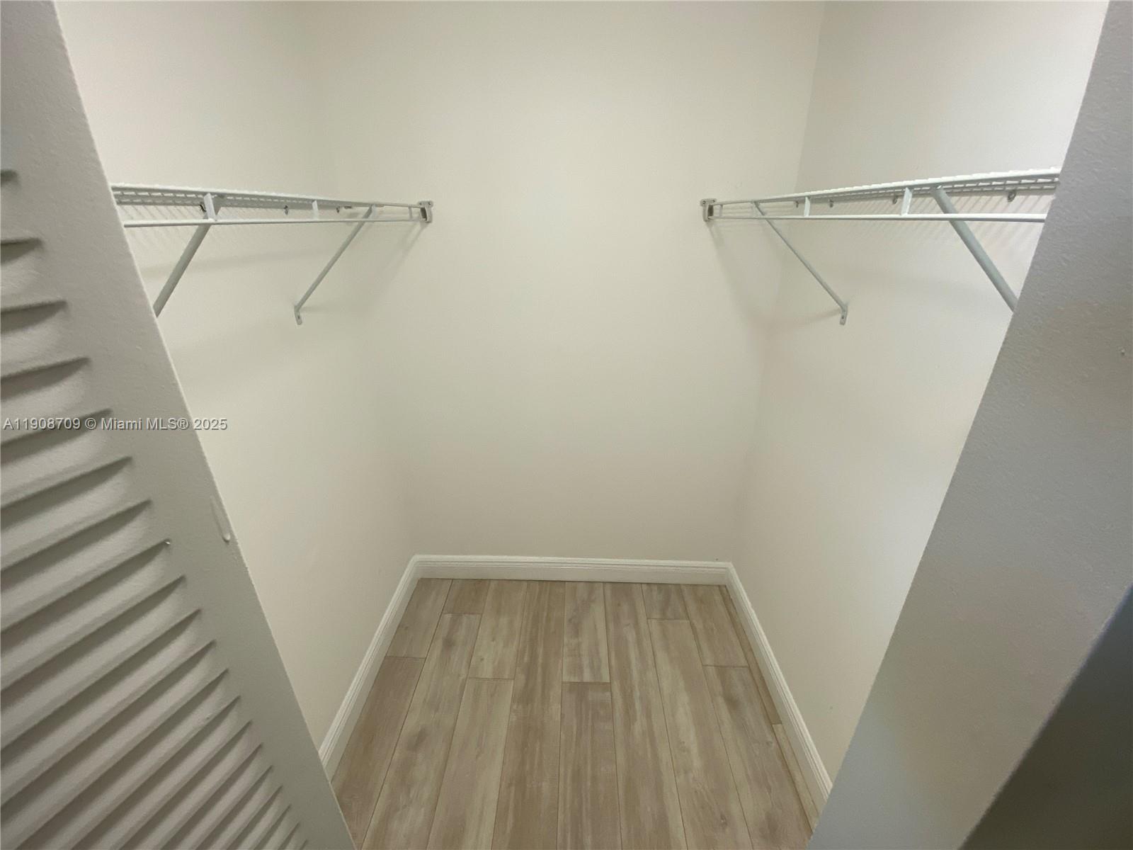 ROYAL POINCIANA CONDO - Residential Lease