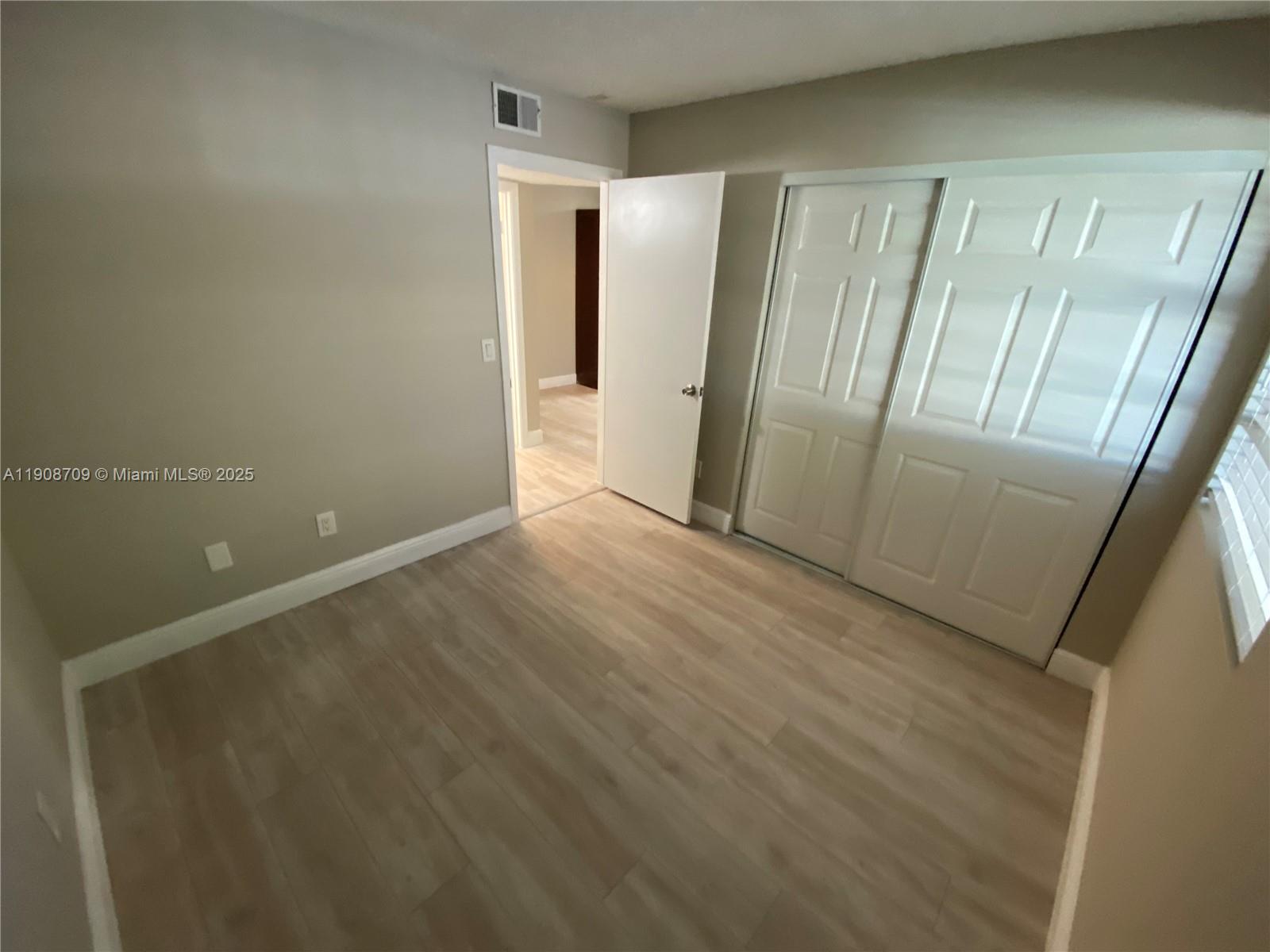 ROYAL POINCIANA CONDO - Residential Lease