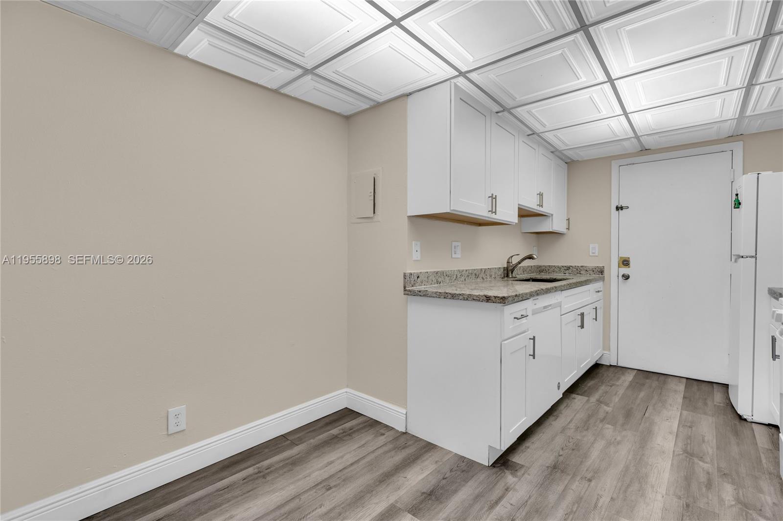 VENETIAN GARDENS AT COUNT - Residential