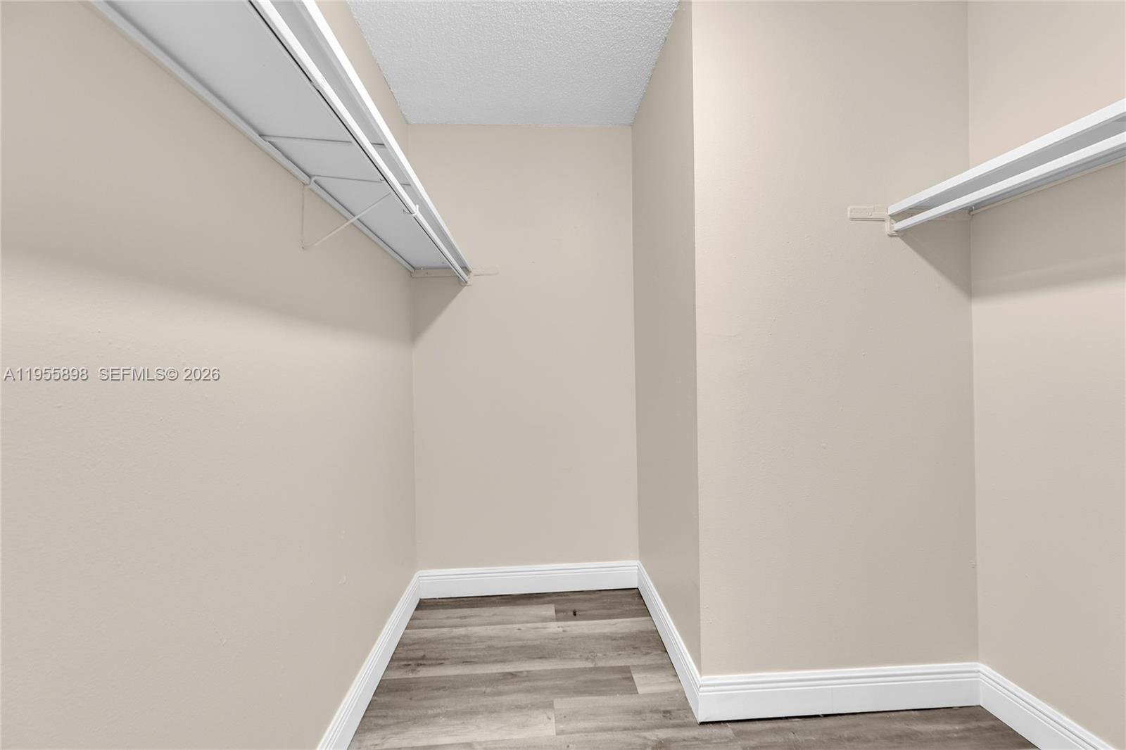 VENETIAN GARDENS AT COUNT - Residential