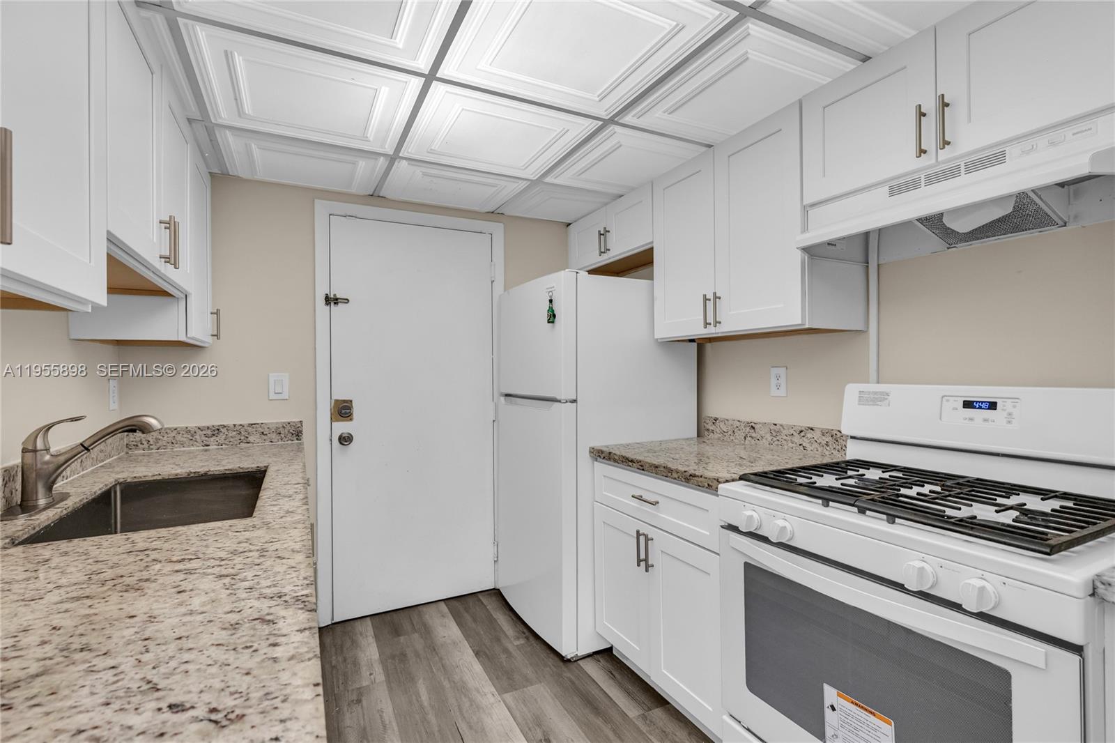 VENETIAN GARDENS AT COUNT - Residential